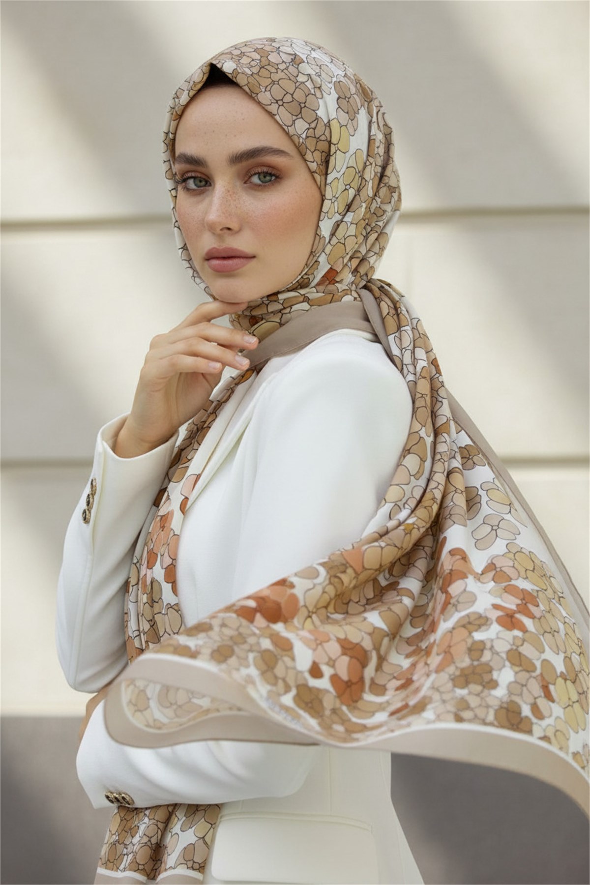 KREP YONCA DESENLİ BEJ RENKLİ 75X195 KIRIŞMAZ ŞAL