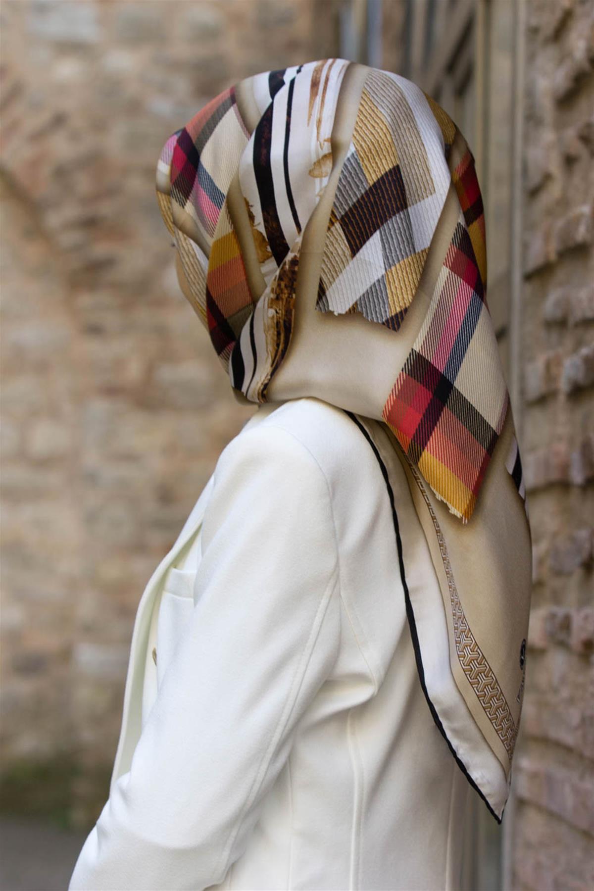 %100 Twill İpek Ekose Desenli Taş - Kırmızı Renkli 90x90 Eşarp Dikim Şekli : El Dikişi