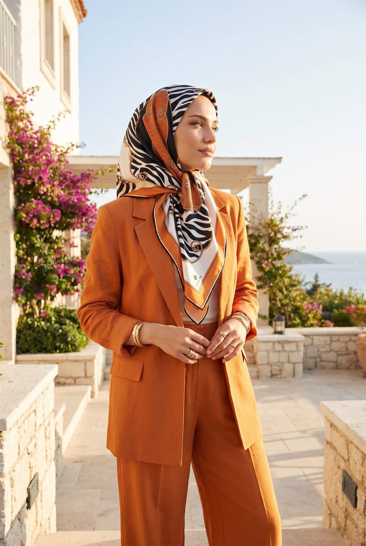 %100 Twill İpek Zincirli Ve Zebra Desenli Bakır - Siyah Renkli 90x90 Eşarp Dikim Şekli : El Dikişi
