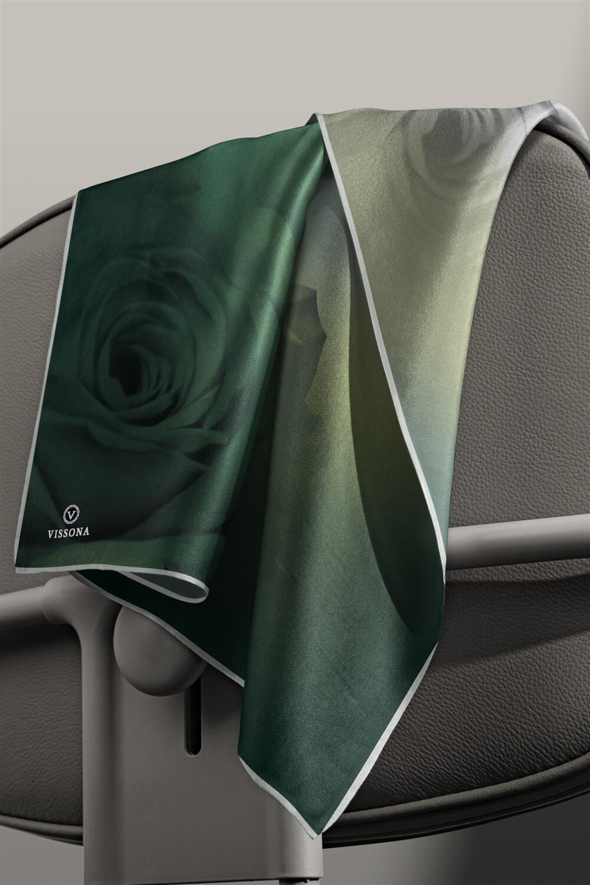 %100 Twill İpek Gül Desenli Haki - Zümrüt Yeşili Renkli 90x90 Eşarp Dikim Şekli : El Dikişi