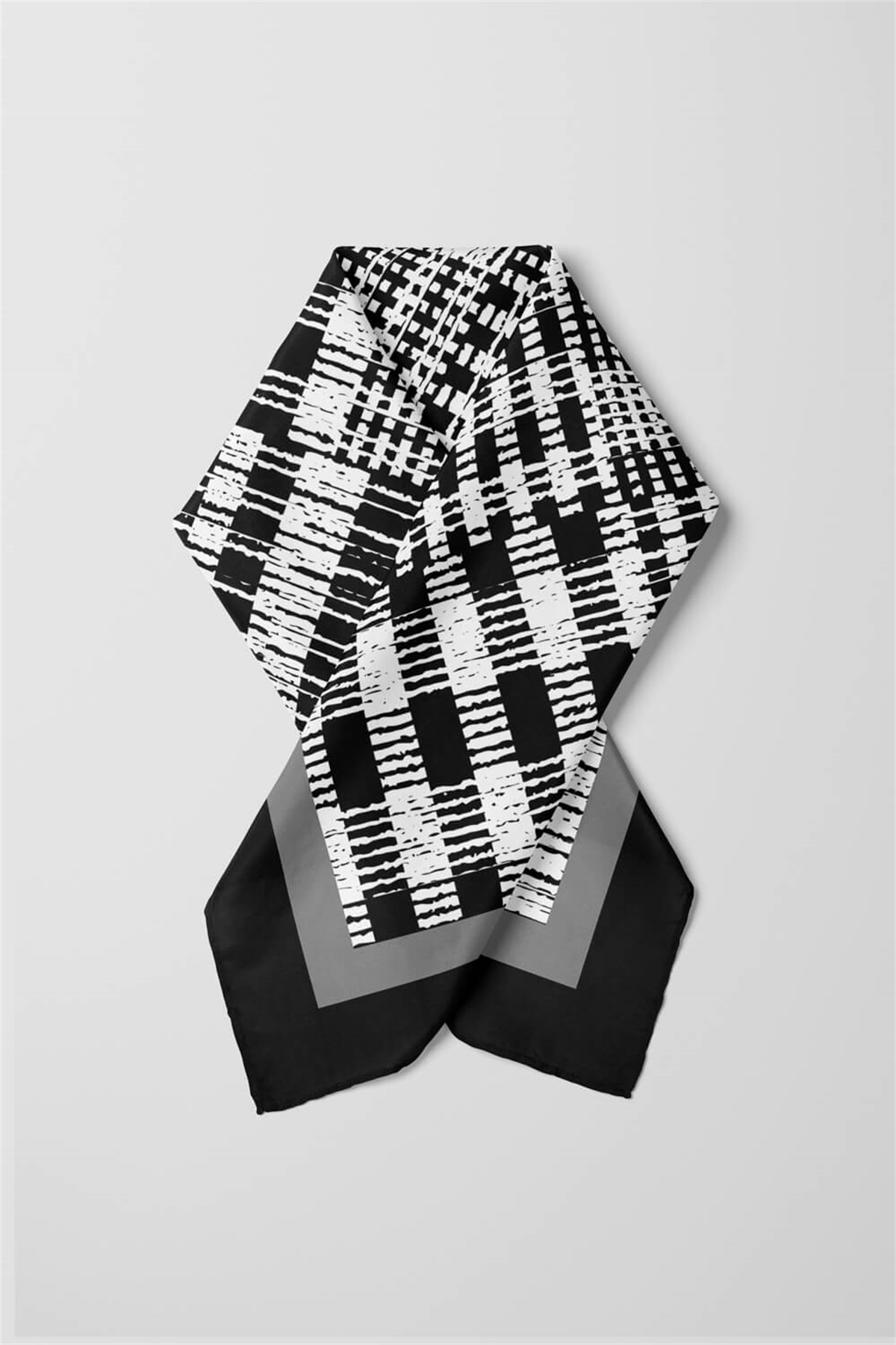 Kadın Siyah Beyaz Kareli Desenli 50x50 Bandana HYL DG0810-22