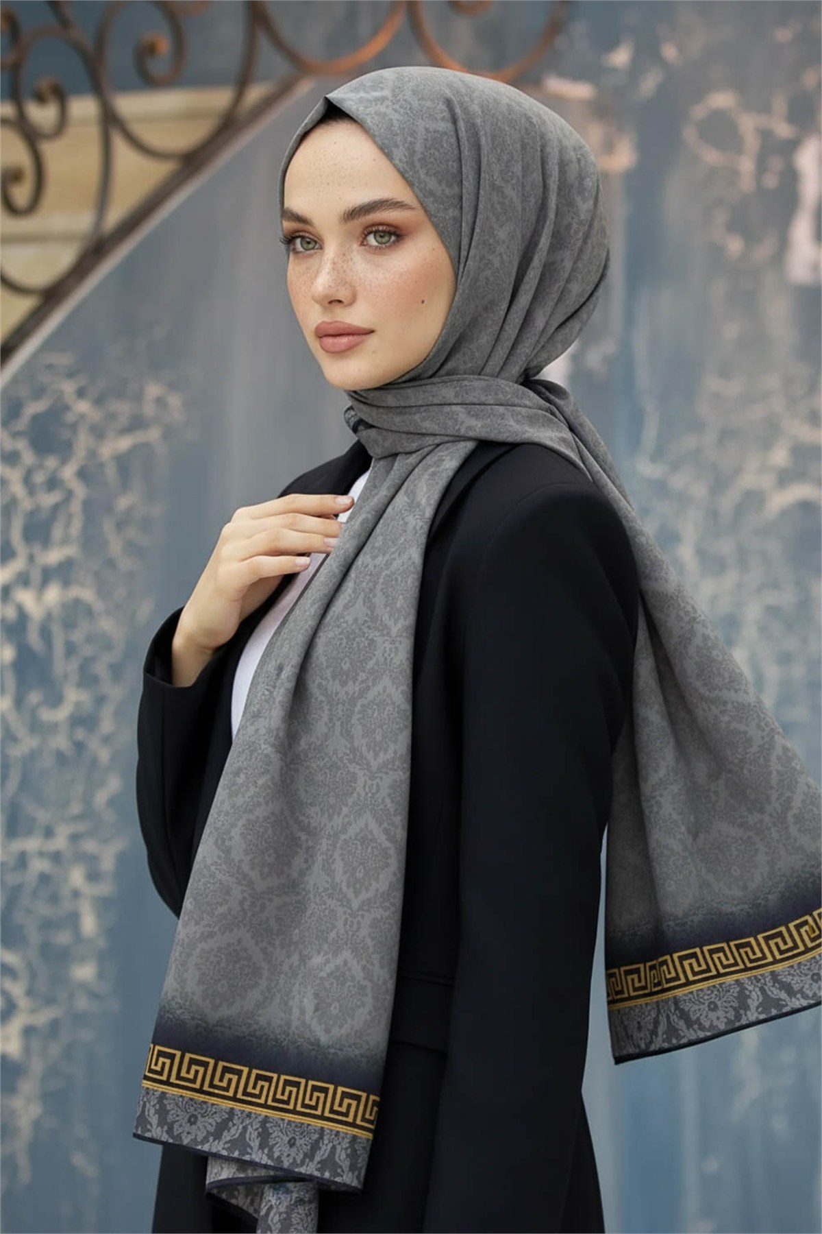 KREP GOLD DETAYLI BAROK DESENLİ GRİ RENKLİ 75X195 KIRIŞMAZ ŞAL