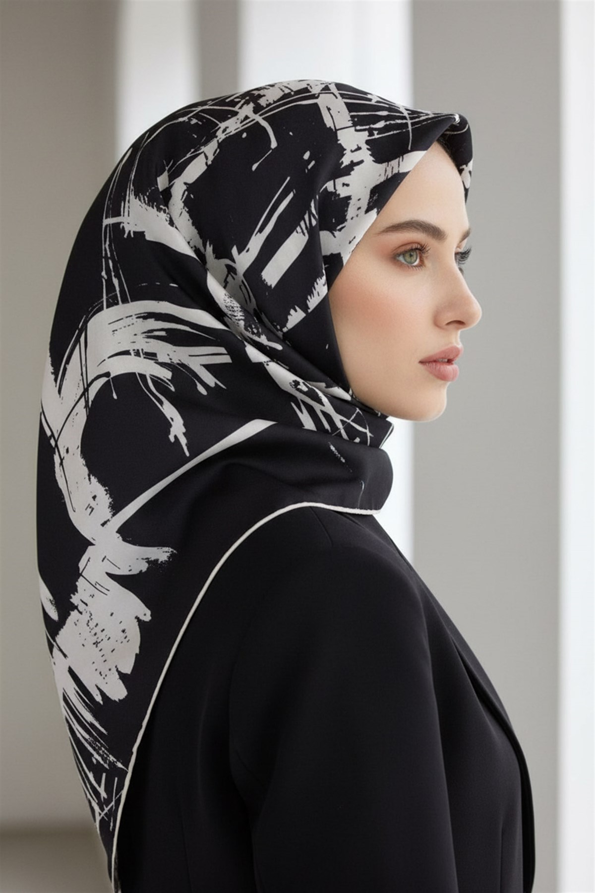 %100 Twill İpek Geometrik Desenli Siyah - Krem Renkli 90x90 Eşarp Dikim Şekli : El Dikişi