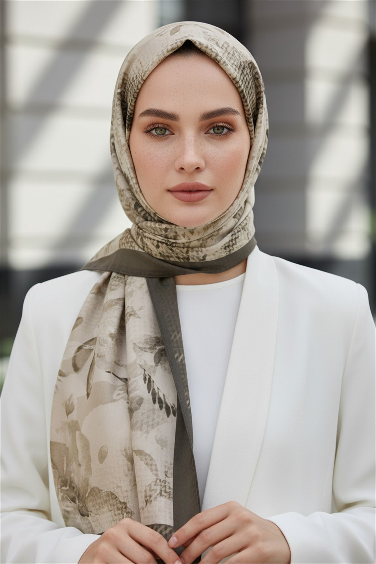 KREP EKOSELİ SONBAHAR DESENLİ FÜME RENKLİ 75X195 KIRIŞMAZ ŞAL