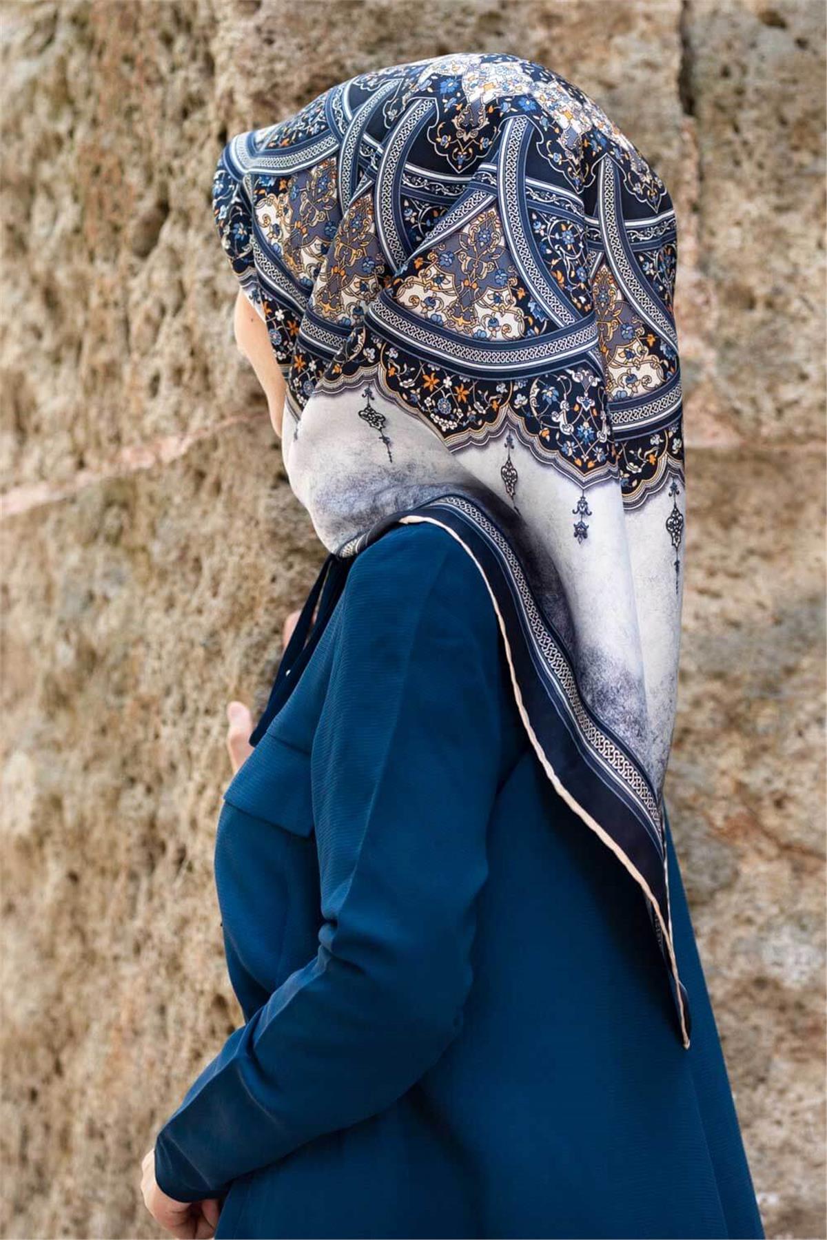 %100 Twill İpek Şal Desenli Gri - Lacivert Renkli 90x90 Eşarp Dikim Şekli : El Dikişi