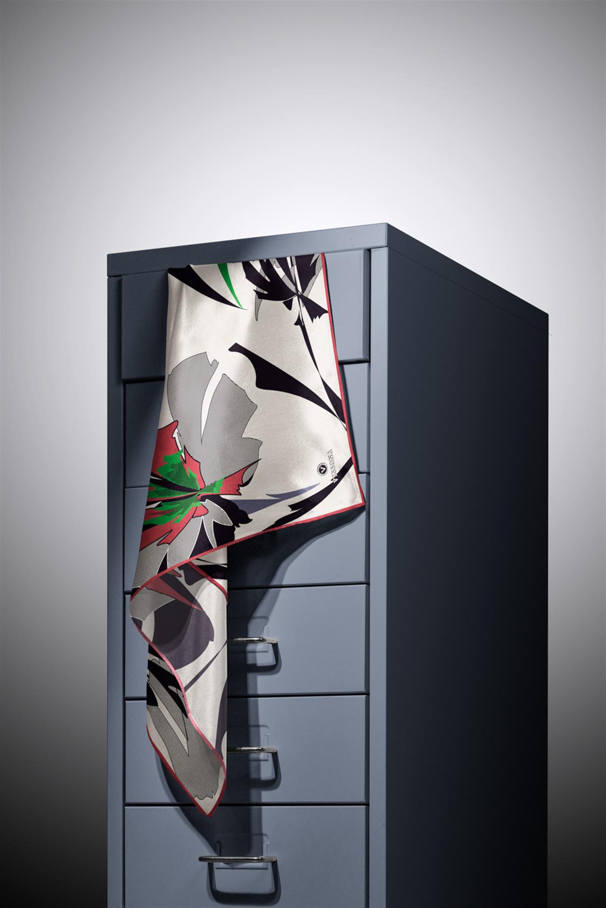 %100 Twill İpek Çiçek Desenli Krem - Bordo Renkli 90x90 Eşarp Dikim Şekli : El Dikişi