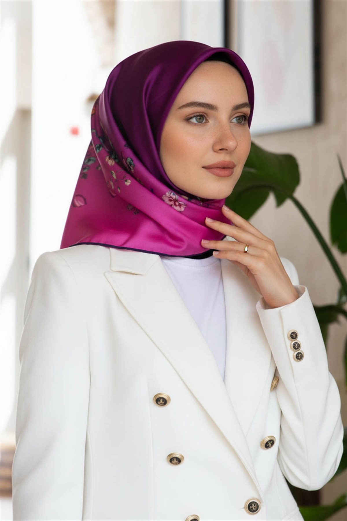 %100 Twill İpek Sonsuz Çiçek Desenli Mürdüm Renkli 90x90 Eşarp Dikim Şekli : El Dikişi