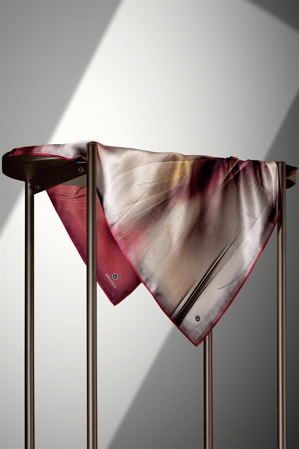 %100 Twill İpek Duman Desenli Hardal - Bordo Renkli 90x90 Eşarp Dikim Şekli : El Dikişi