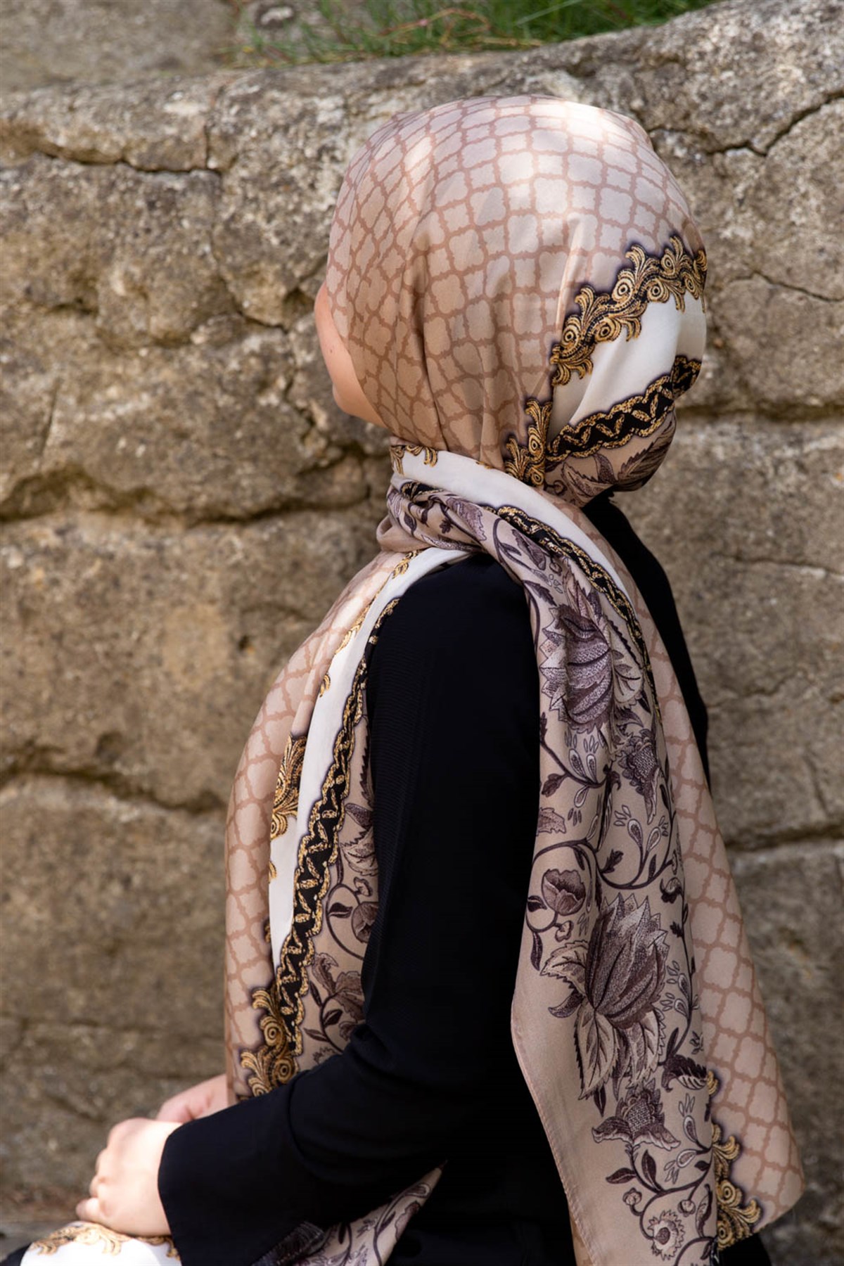 %100 İpek Yaprak Desenli Bej - Gold Renkli 92x210 Şal