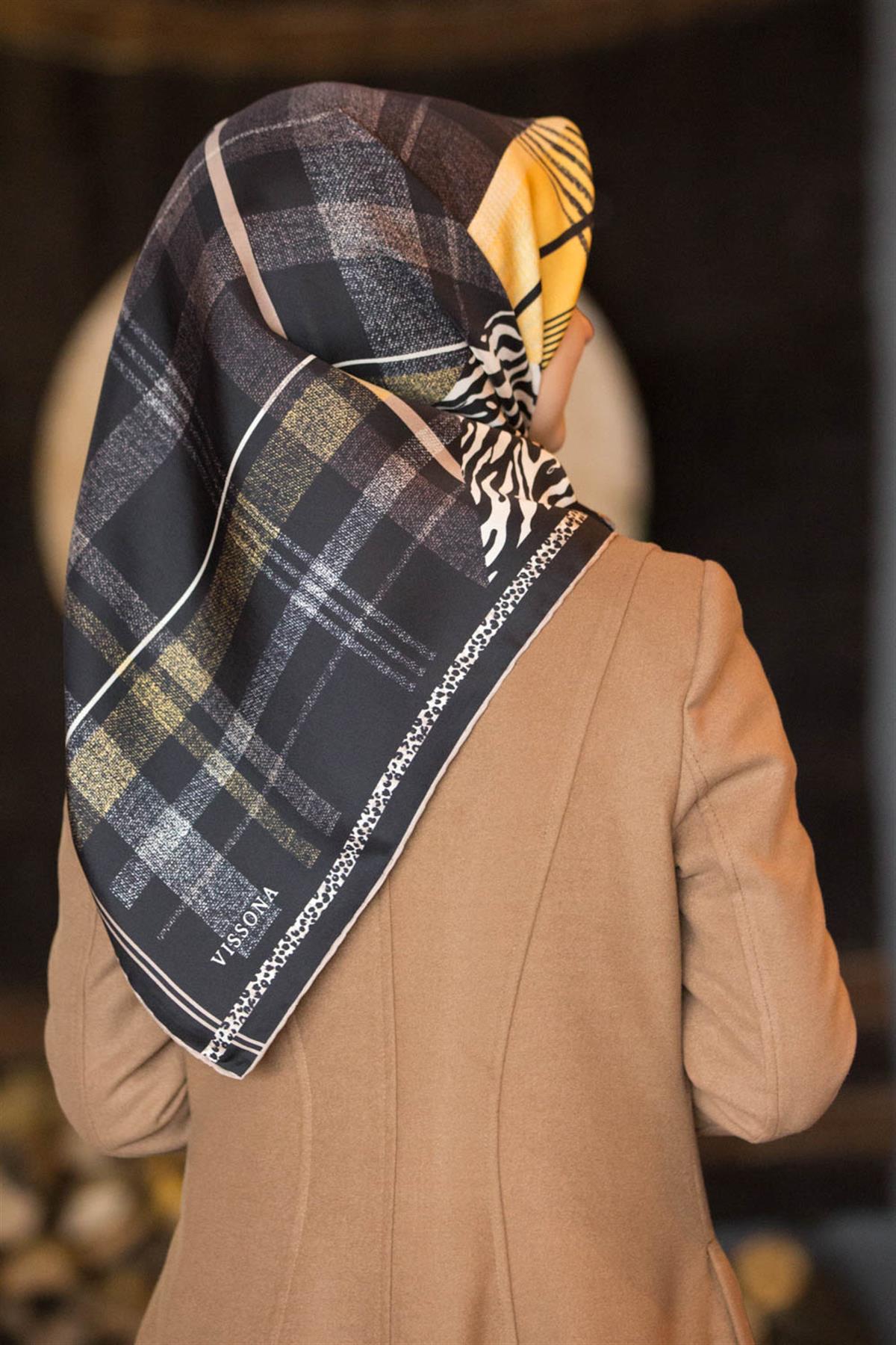 %100 Twill İpek Ekoseli Ve Leopar Desenli Siyah - Gold Renkli 90x90 Eşarp Dikim Şekli : El Dikişi