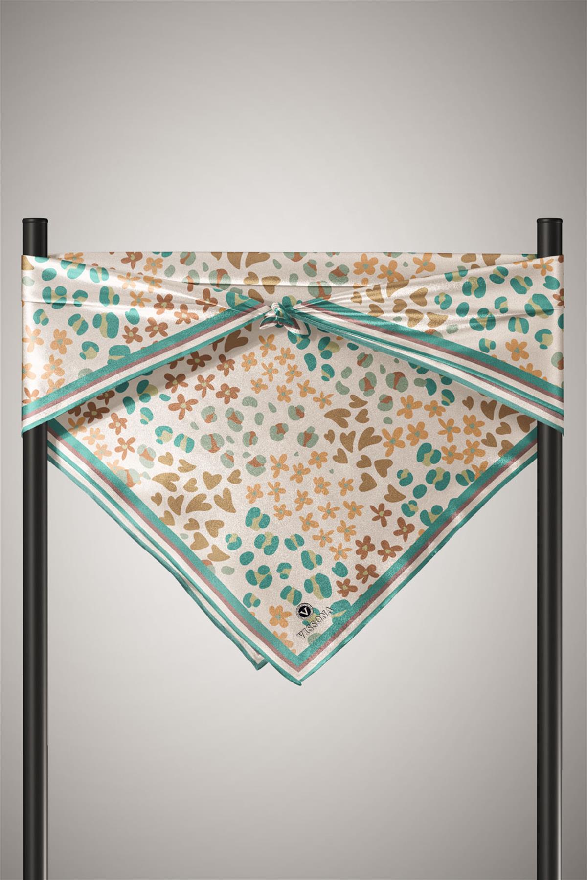 %100 Twill İpek Kalpli Leopar Desenli Zümrüt Yeşili - Vizon Renkli 90x90 Eşarp Dikim Şekli : El Dikişi