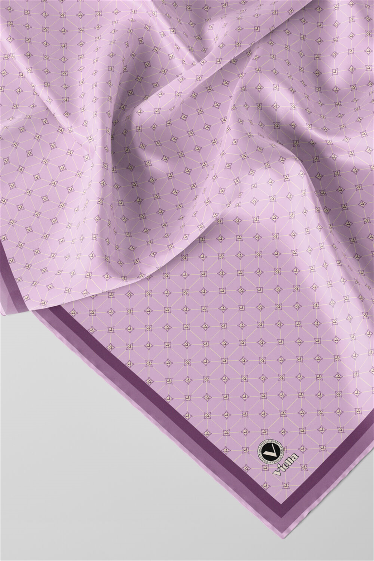 Twill Monogram Desenli Lila Renkli 90x90 Eşarp (İpek İçermez) Kenar Dikiş Şekli El Dikişli