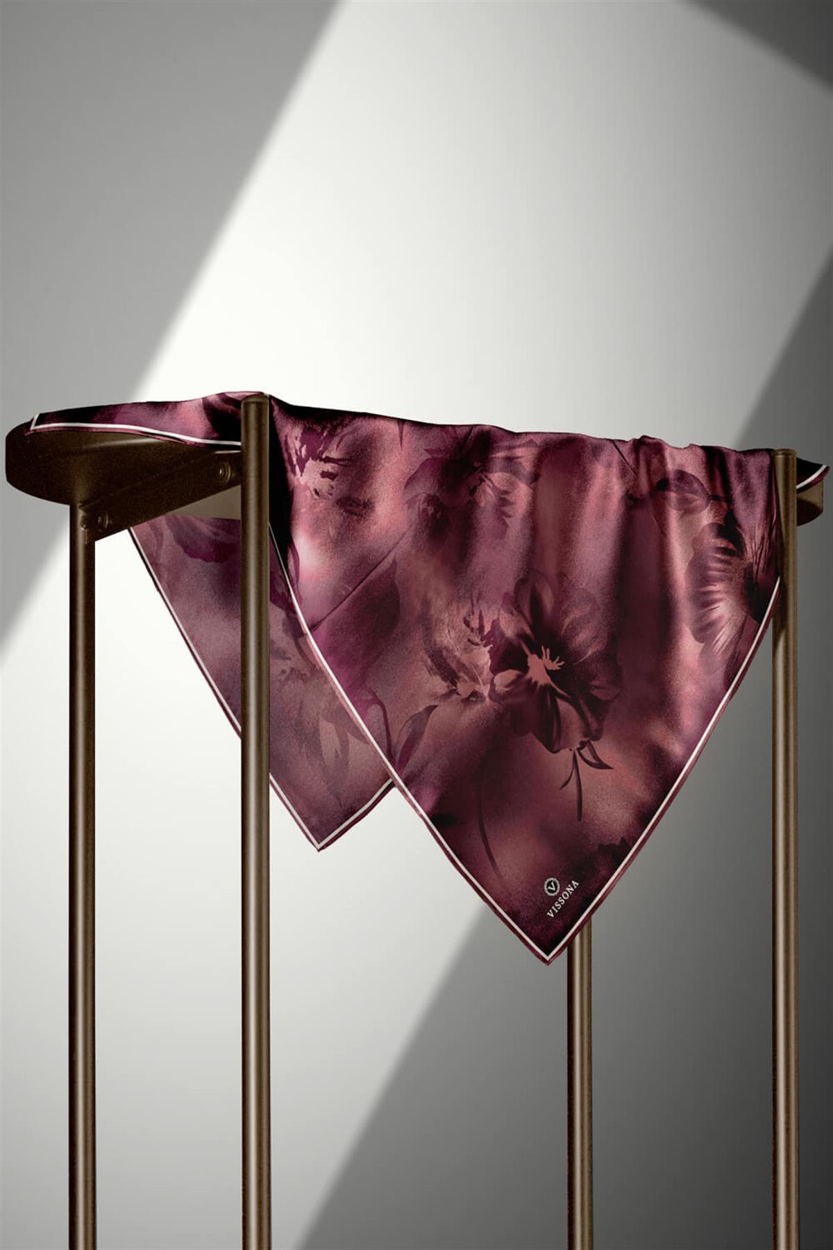 100% Twill İpek Çiçek Desenli Gül Kurusu Renkli 90x90 Dikim Şekli : El Dikişi Eşarp