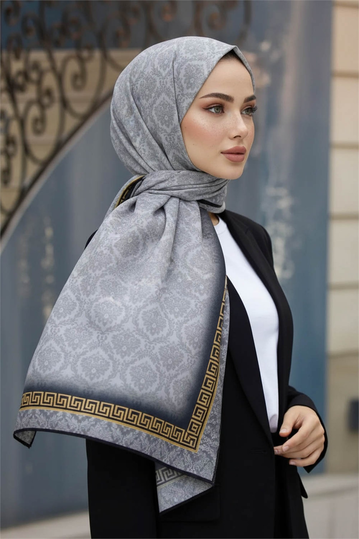 KREP GOLD DETAYLI BAROK DESENLİ GÜMÜŞ RENKLİ 75X195 KIRIŞMAZ ŞAL