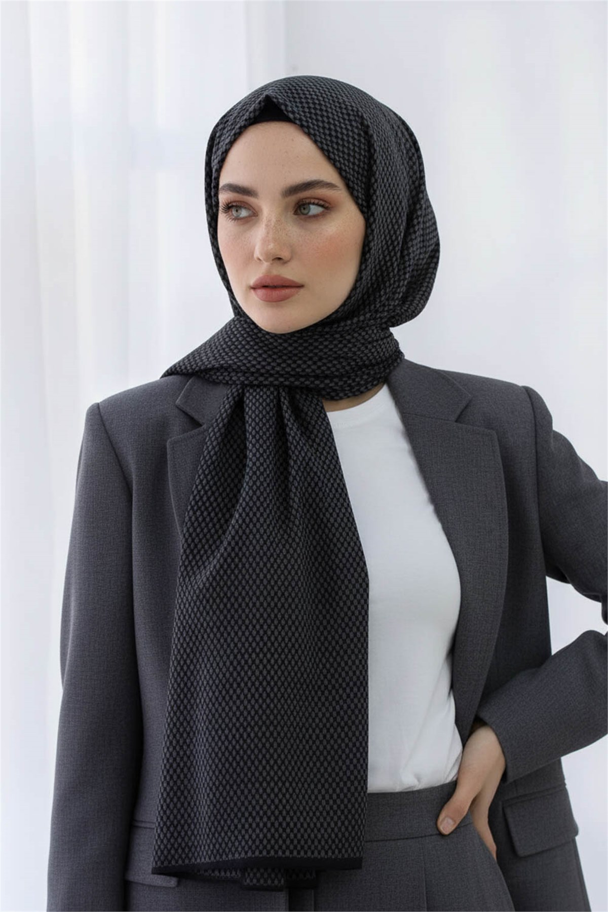 KREP HASIR DESENLİ SİYAH RENKLİ 75X195 KIRIŞMAZ ŞAL