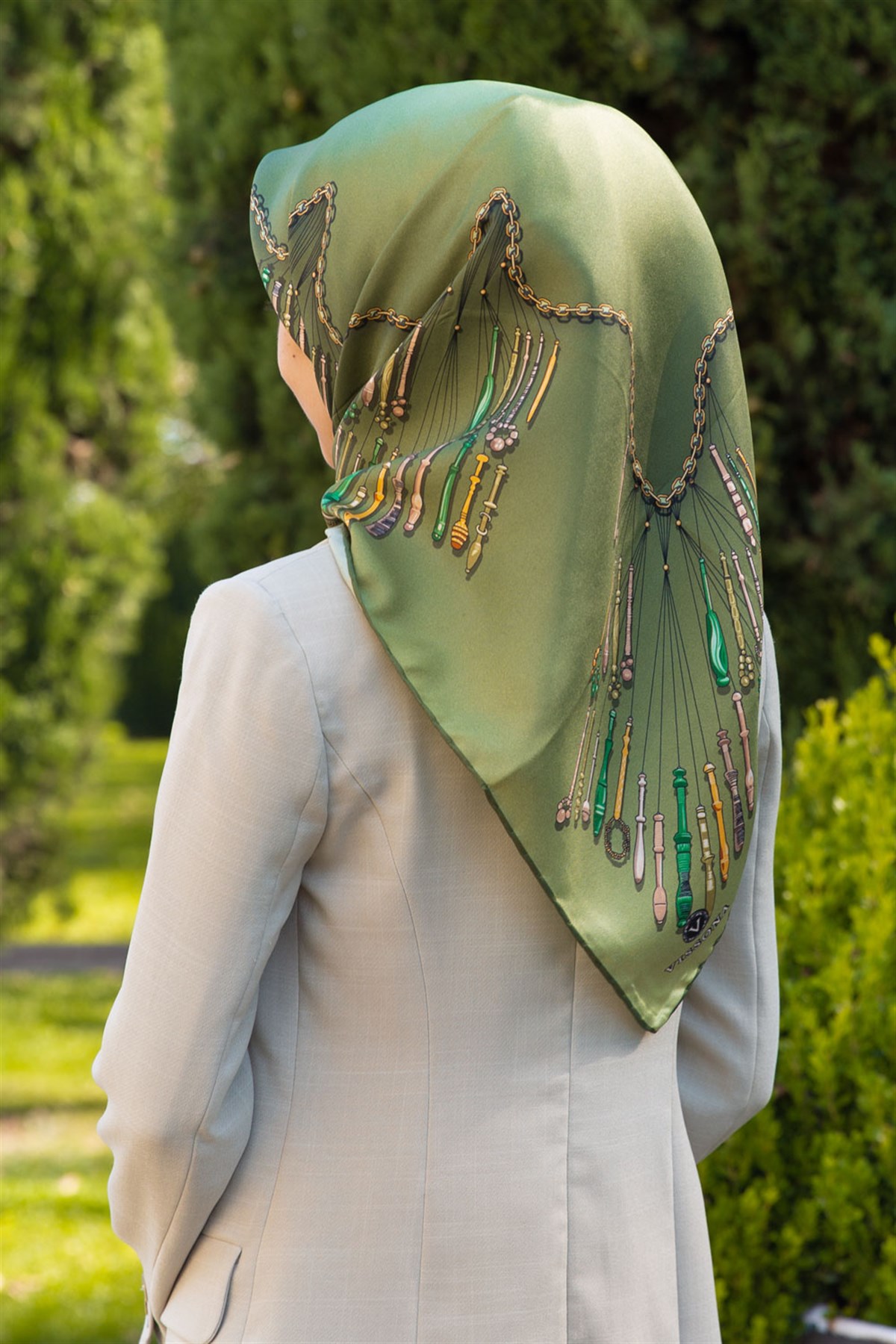 %100 Twill İpek Zincir Desenli Haki Renkli 90x90 Eşarp Dikim Şekli : El Dikişi