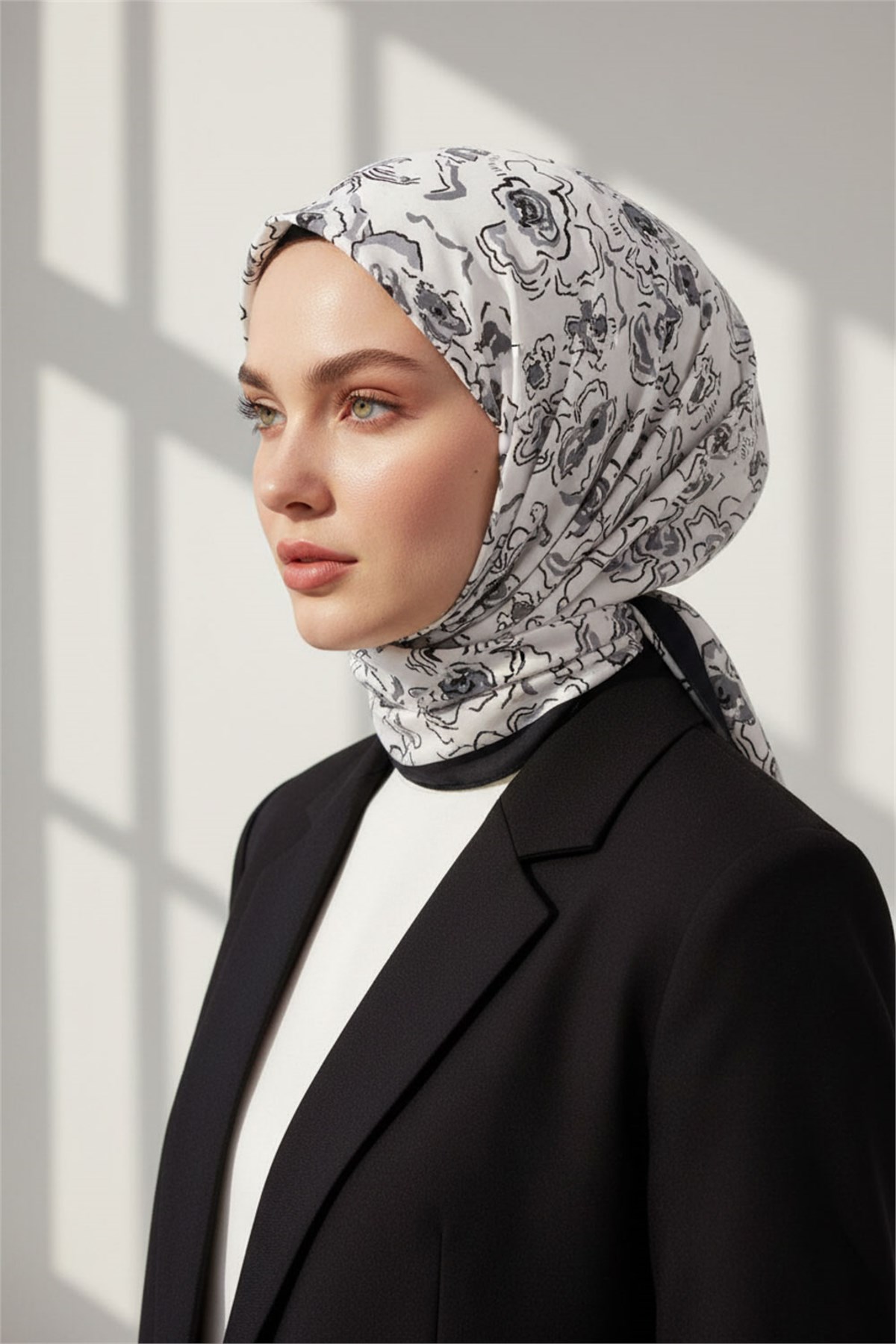 KREP ÇİÇEKLİ GÜMÜŞ - GRİ RENKLİ 75X195 KIRIŞMAZ ŞAL