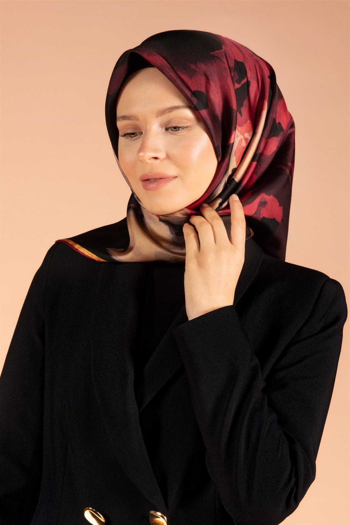 %100 Twill İpek Yaprak Desenli Siyah - Bordo Renkli 90x90 Eşarp Dikim Şekli : El Dikişi