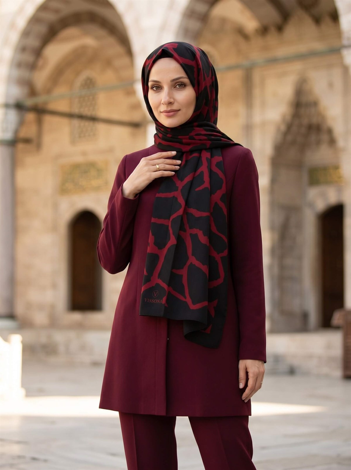 KREP TAŞ DESENLİ SİYAH - KIRMIZI RENKLİ 75X195 KIRIŞMAZ ŞAL