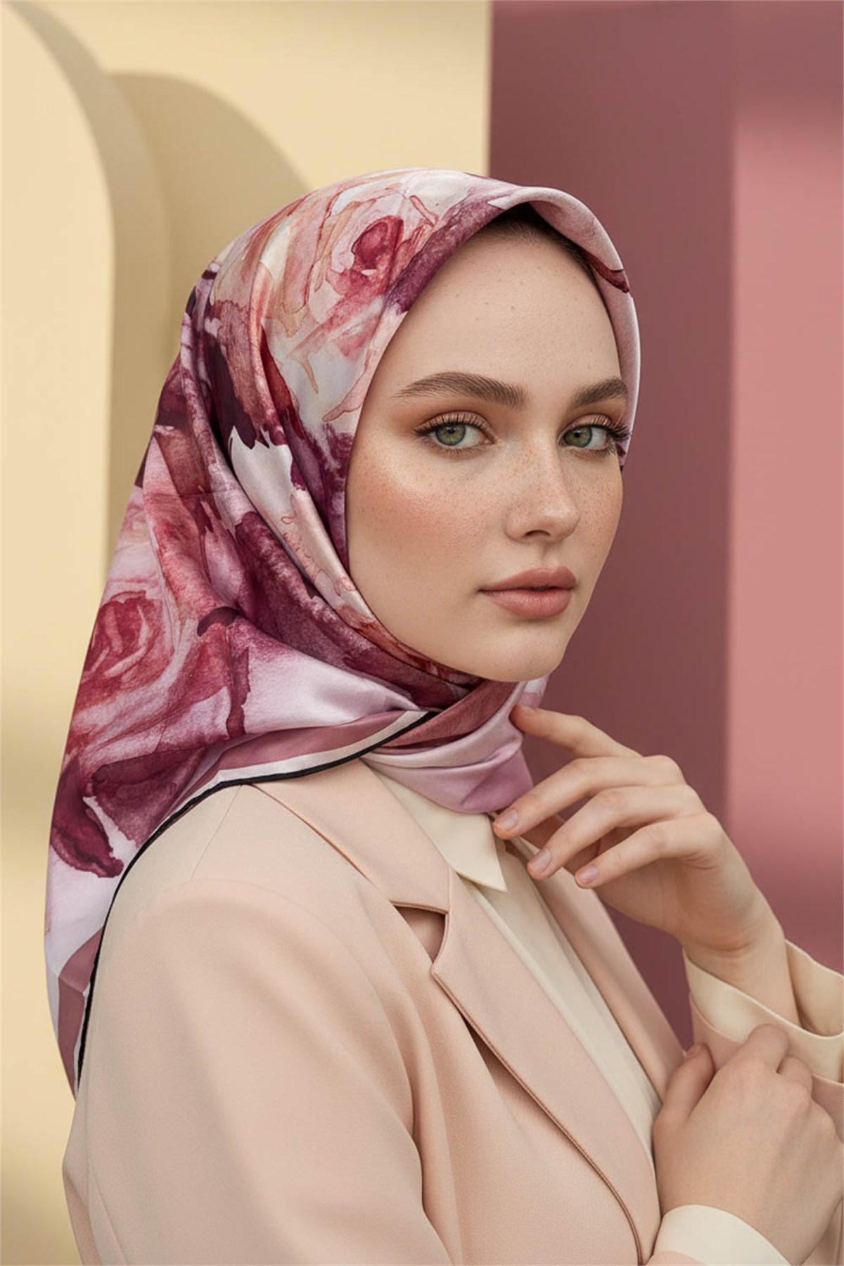 Rayon Çiçek Desenli Gül Kurusu Renkli 90x90 Eşarp (İpek İçermez) Kenar Dikiş Şekli El Dikişli