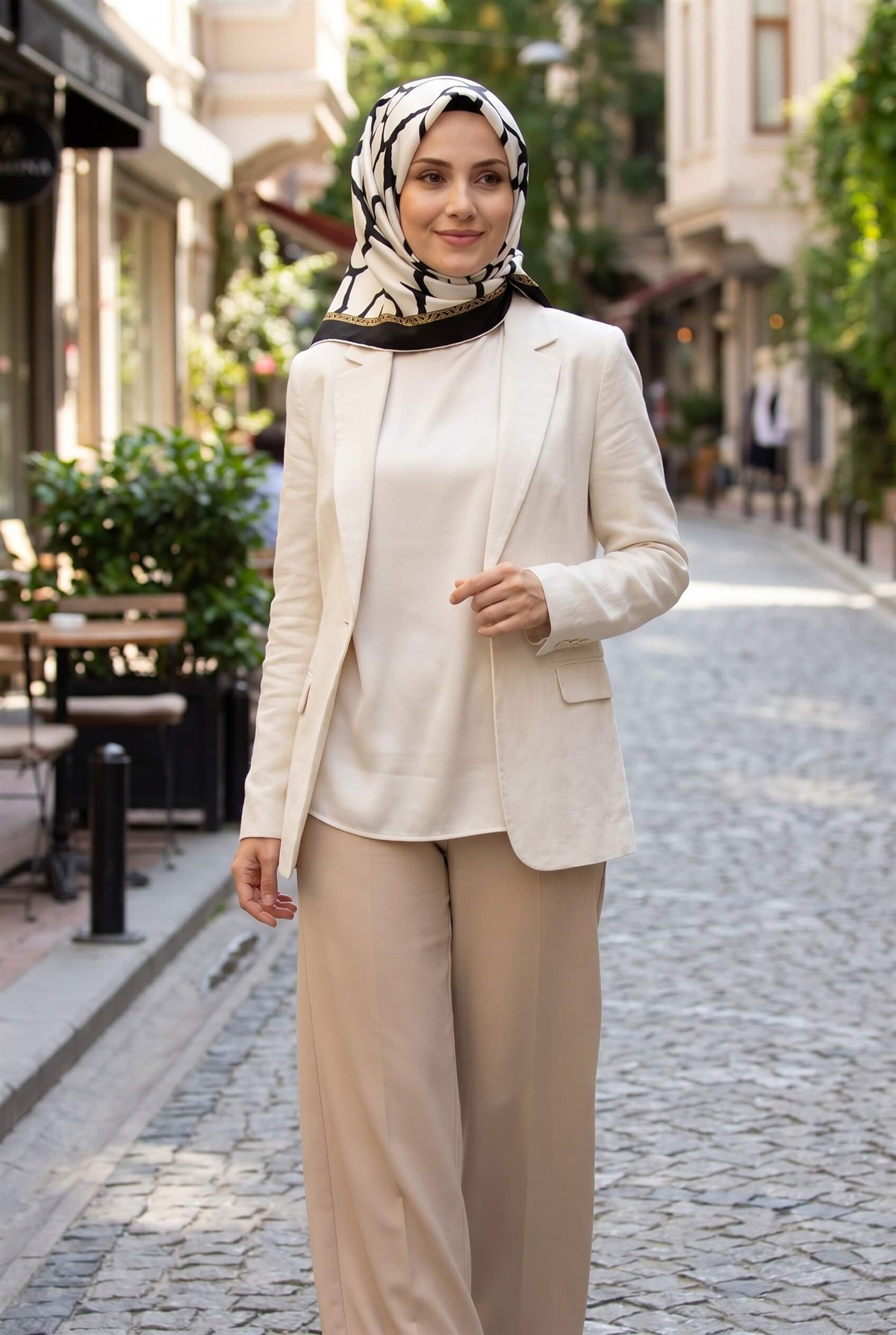 %100 Twill Taş Desenli Krem - Siyah Renkli 90x90 Eşarp Dikim Şekli: El Dikişi