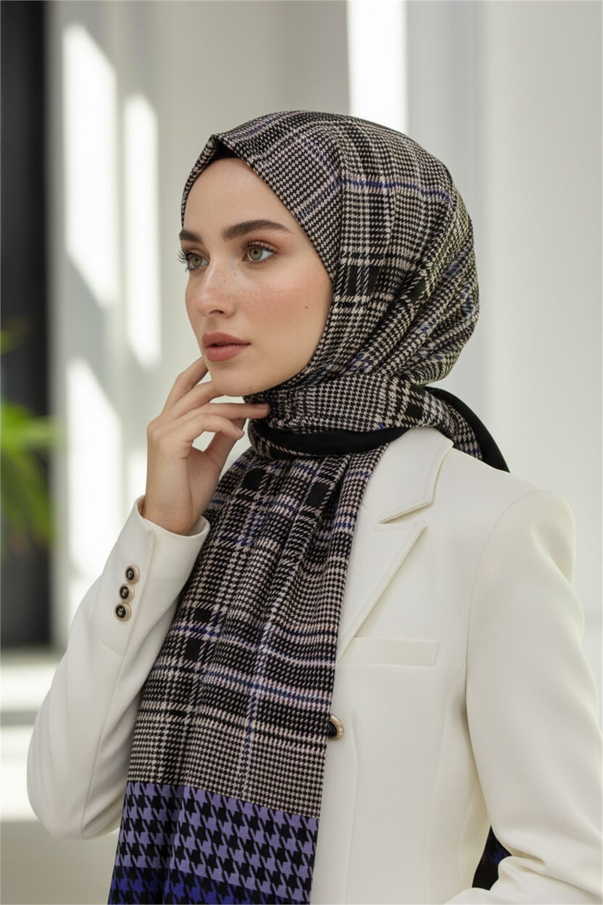 KREP EKOSELİ KAZAYAK DESENLİ SAKS RENKLİ 75X195 KIRIŞMAZ ŞAL