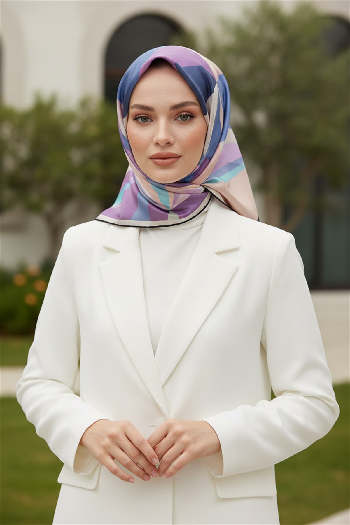 %100 Twill İpek Geometrik Desenli Lila - Pembe Renkli 90x90 Eşarp Dikim Şekli : El Dikişi