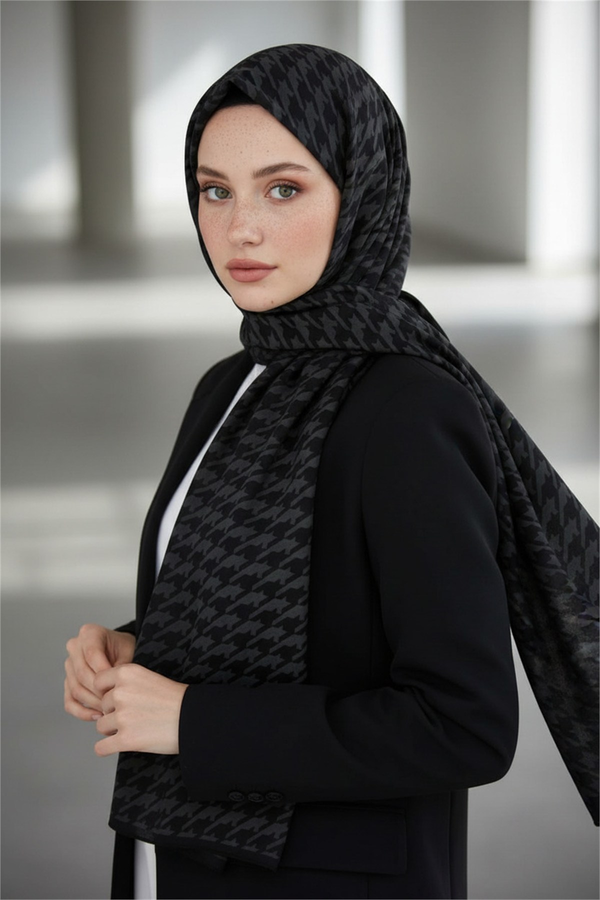 KREP KAZAYAĞI DESENLİ GRİ RENKLİ 75X195 KIRIŞMAZ ŞAL