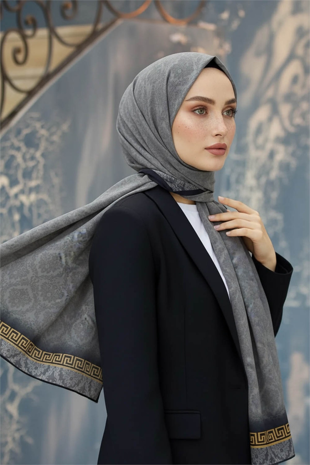 KREP GOLD DETAYLI BAROK DESENLİ GRİ RENKLİ 75X195 KIRIŞMAZ ŞAL
