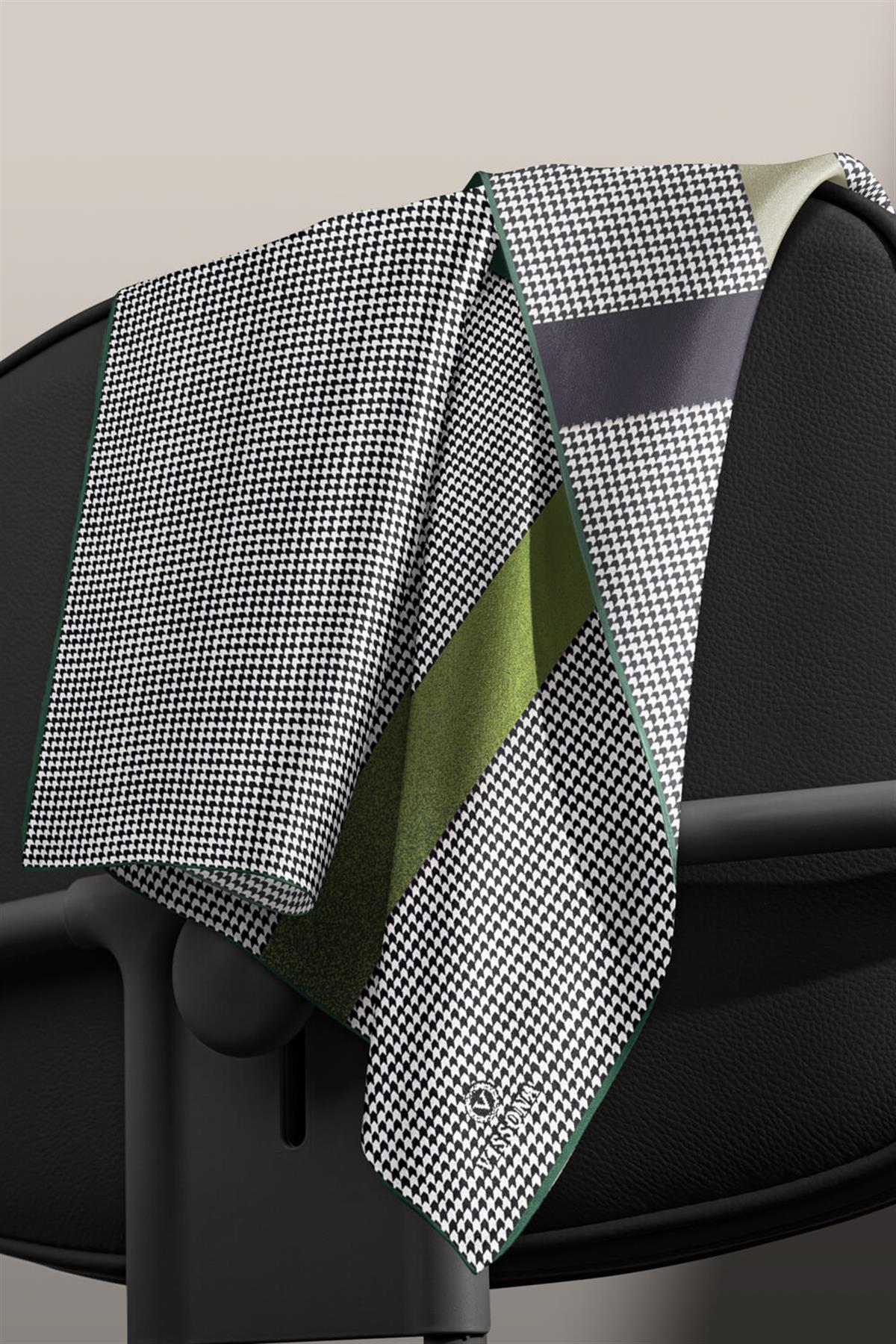 %100 Twill İpek Kazayağı Desenli Zümrüt Yeşili - Haki Renkli 90x90 Eşarp Dikim Şekli : El Dikişi