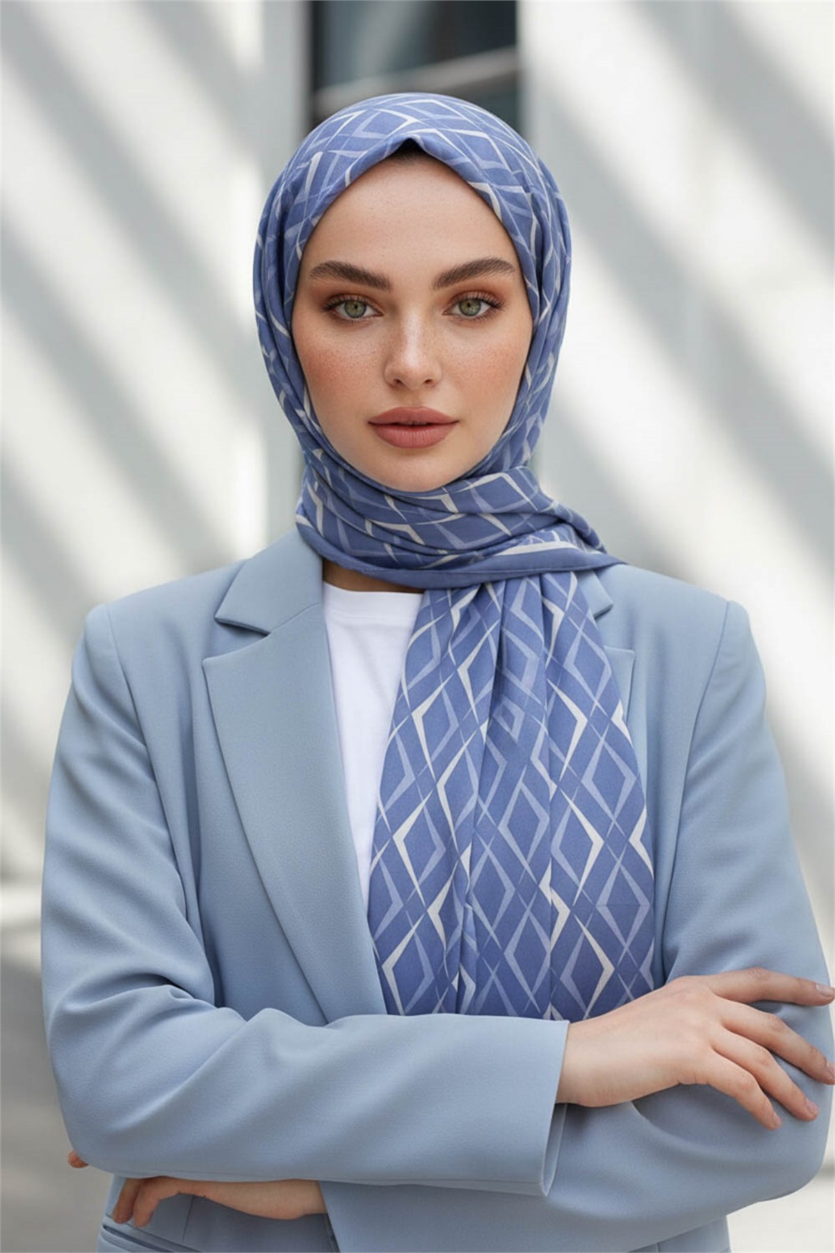 KREP GEOMETRİK DESENLİ BEBE MAVİSİ RENKLİ 75X195 KIRIŞMAZ ŞAL