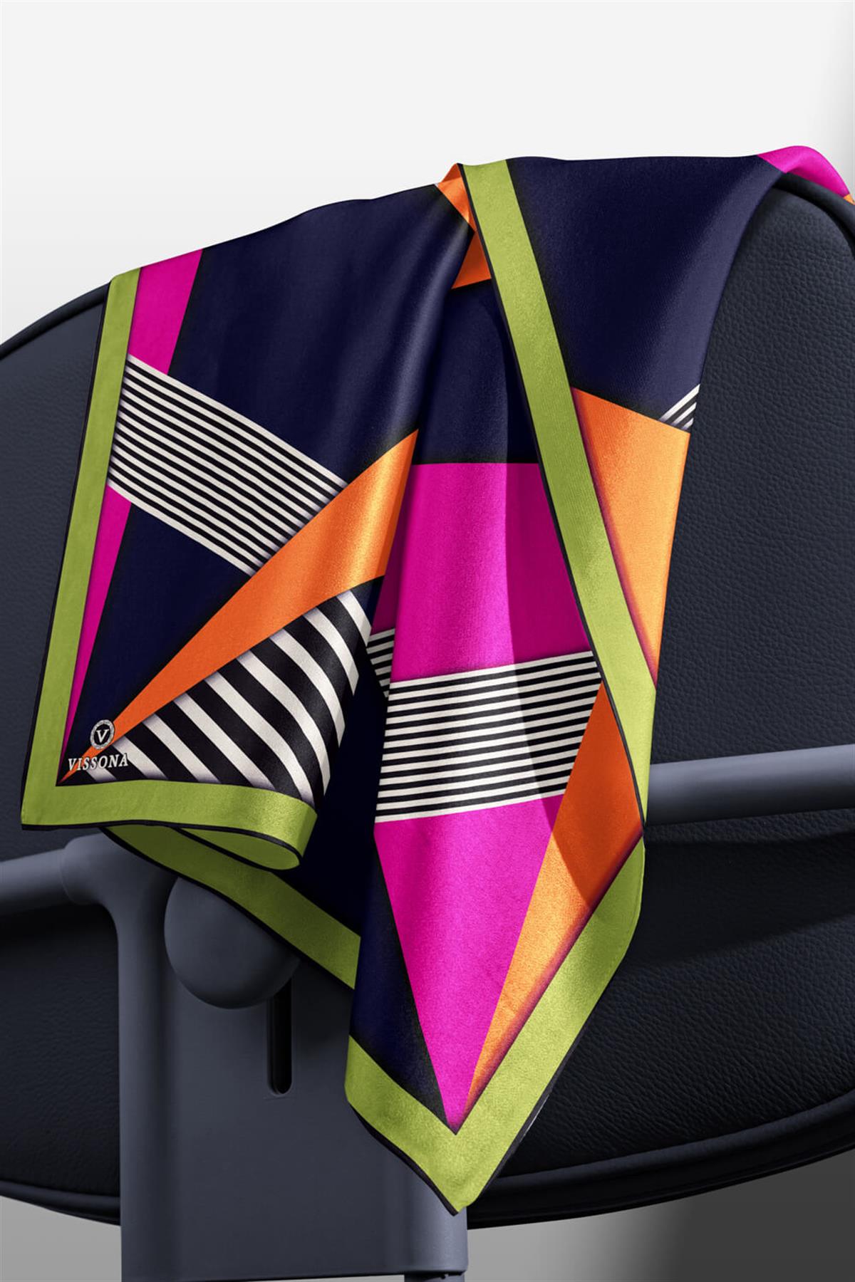 %100 Twill İpek Çizgili ve Geometrik Desenli Turuncu - Fıstık Yeşili Renkli 90x90 Eşarp Dikim Şekli : El Dikişi