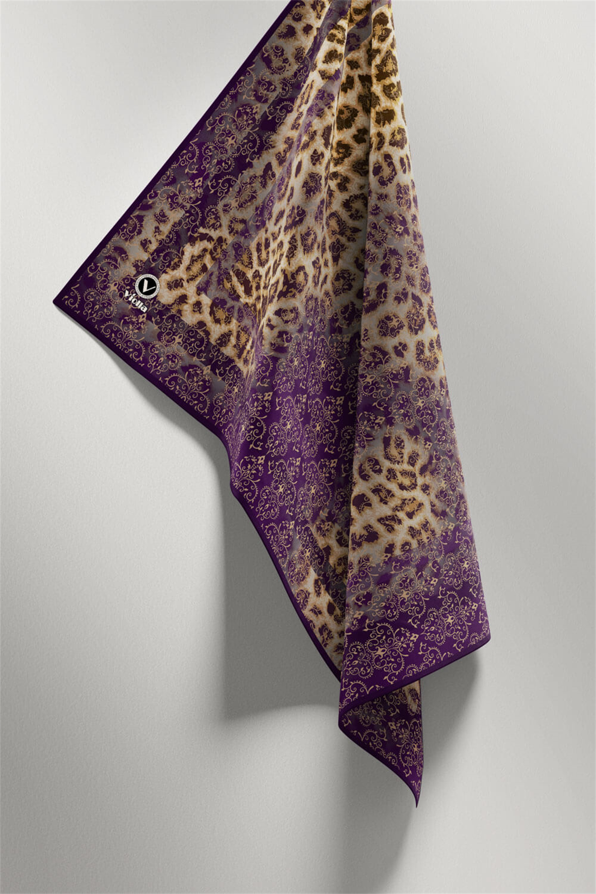 Twill Leopar Desenli Mor Renkli 90x90 Eşarp (İpek İçermez) Kenar Dikiş Şekli El Dikişli