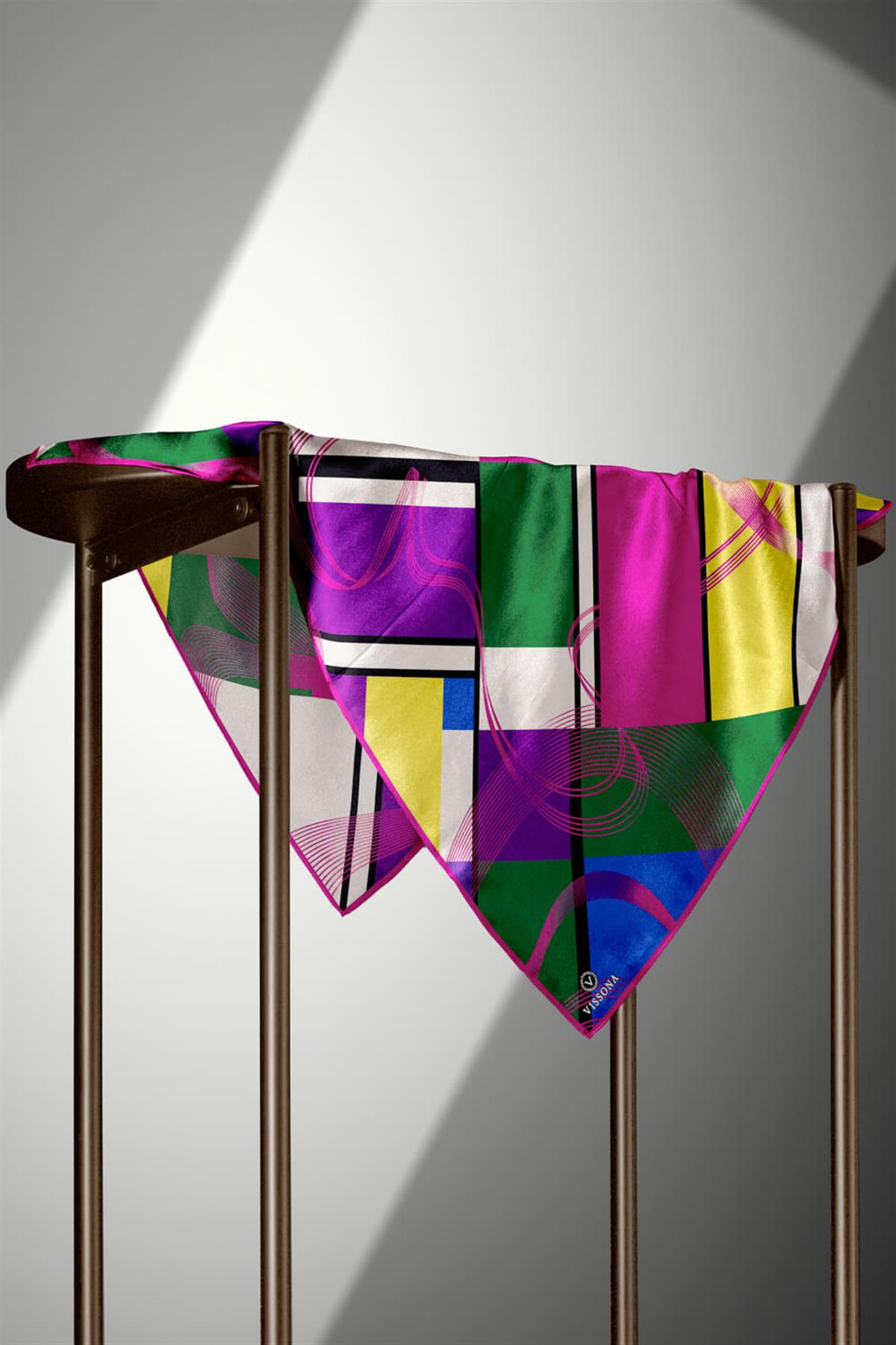 %100 Twill İpek Geometrik Desenli Zümrüt Yeşili - Fuşya Renkli 90x90 Eşarp Dikim Şekli : El Dikişi