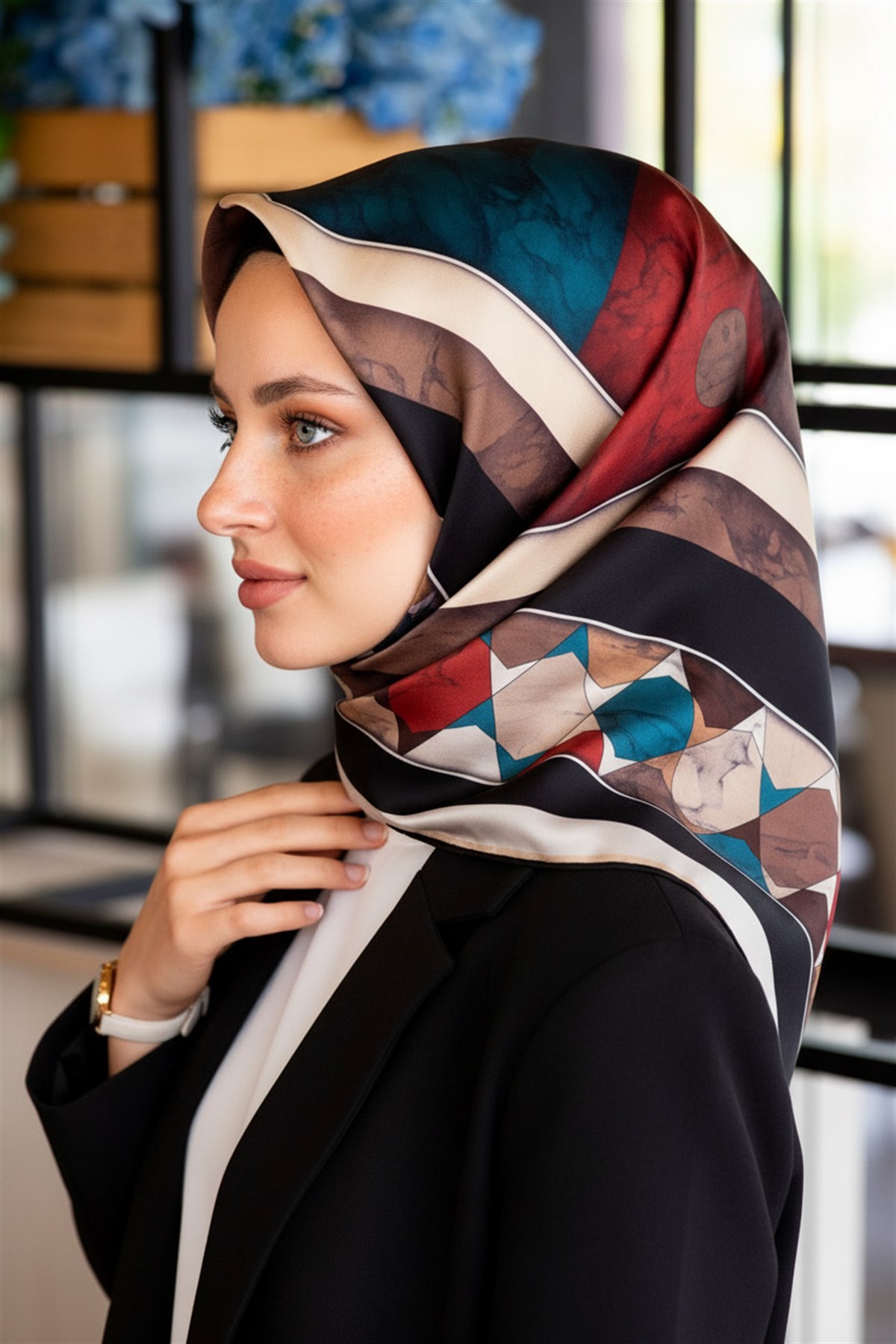 %100 Twill İpek Mermer Efektrli Geometrik Desenli Petrol Mavisi - Vizon Renkli 90x90 Eşarp Dikim Şekli : El Dikişi