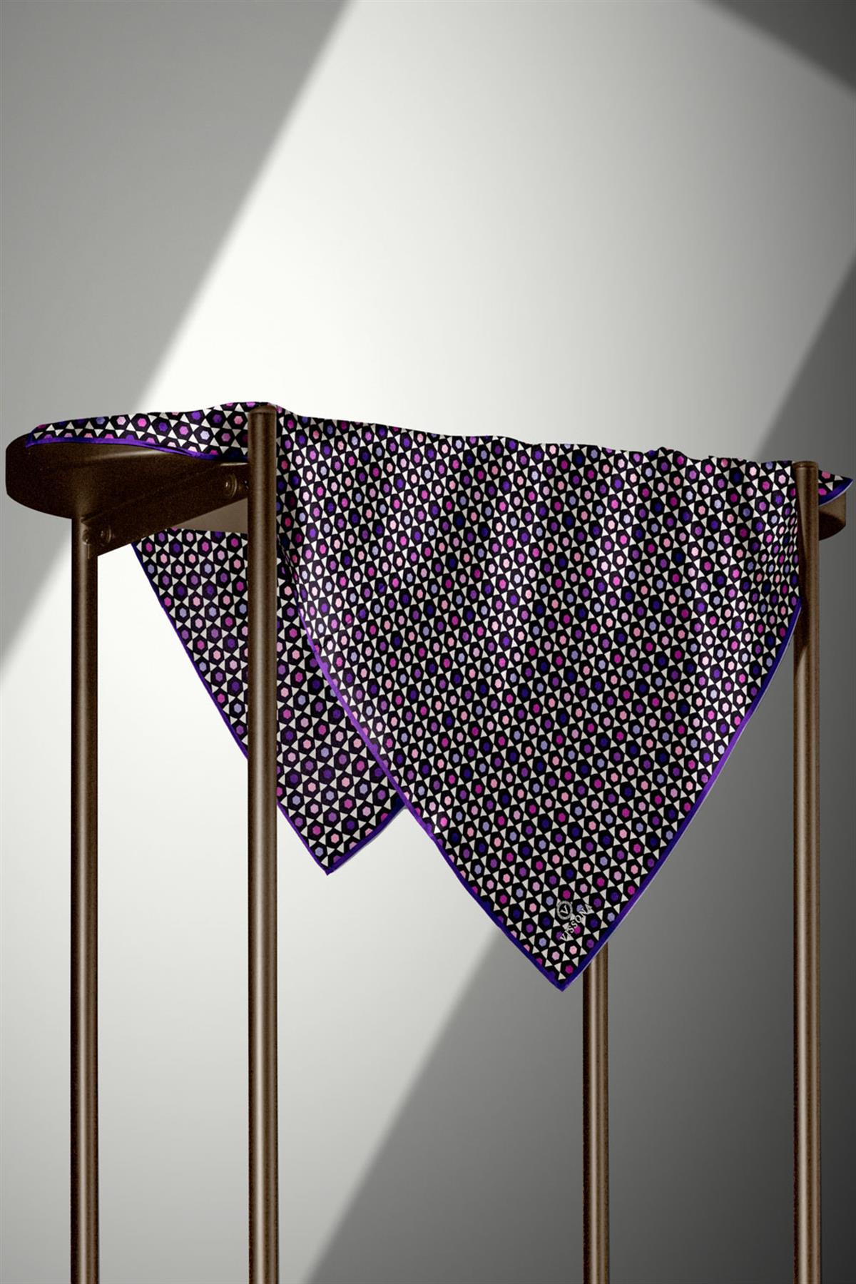 %100 Twill İpek Nokta Desenli Siyah - Mor Renkli 90x90 Eşarp Dikim Şekli : El Dikişi