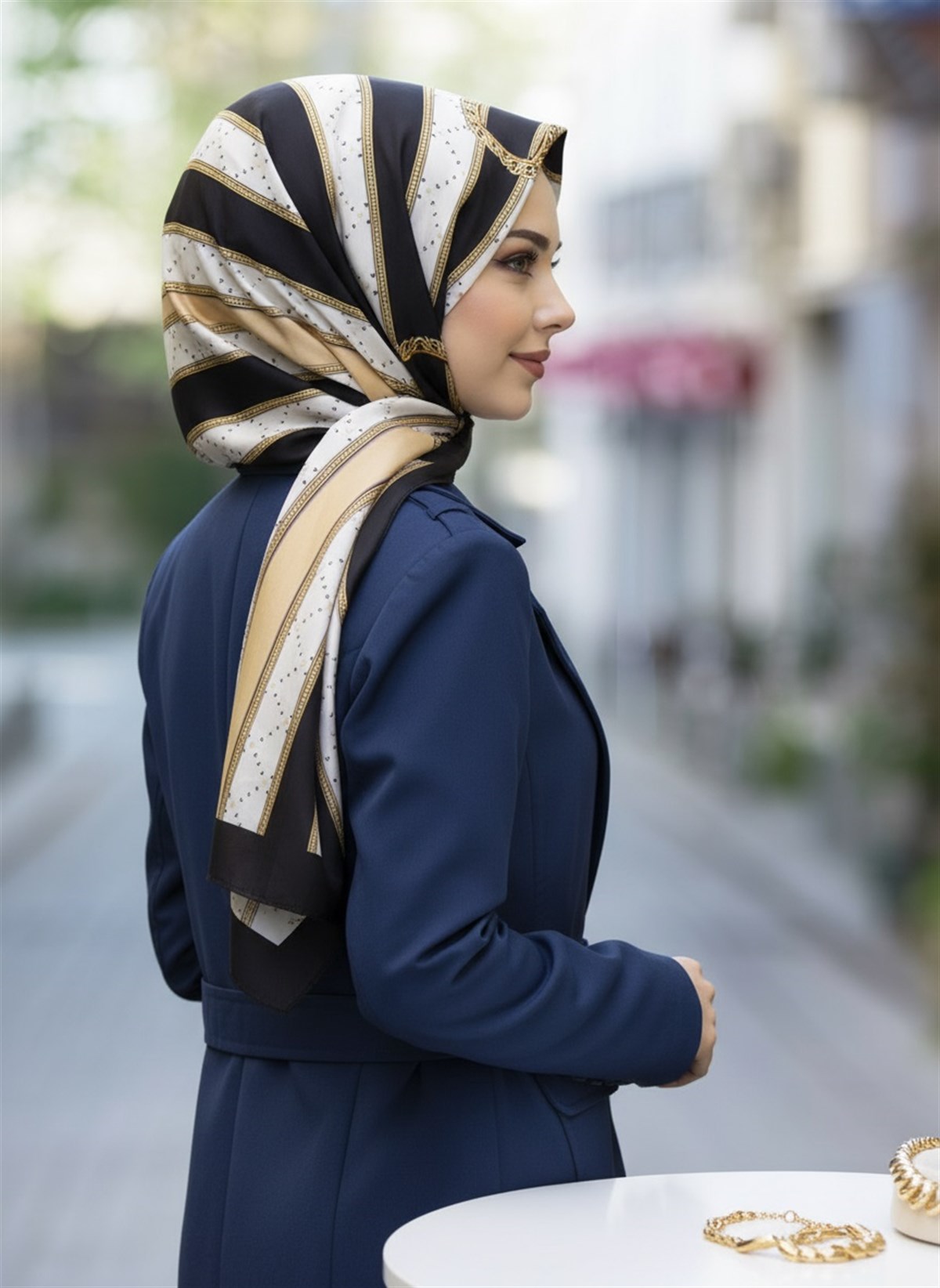 100% İPEK KEMER DESENLİ BEJ - SİYAH RENKLİ ŞAL