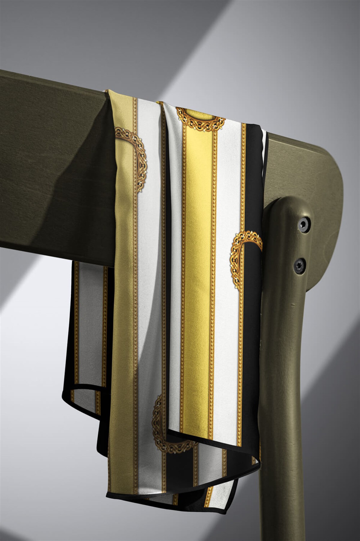 %100 Twill İpek Kemer Desenli Siyah - Limon Sarısı Renkli 90x90 Eşarp Dikim Şekli : El Dikişi