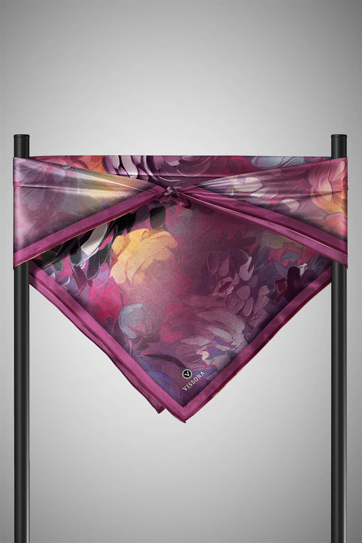 %100 Twill İpek Dumanlı Çiçek Desenli Mürdüm Renkli 90x90 Eşarp Kenar Dikiş Şekli El Dikişli