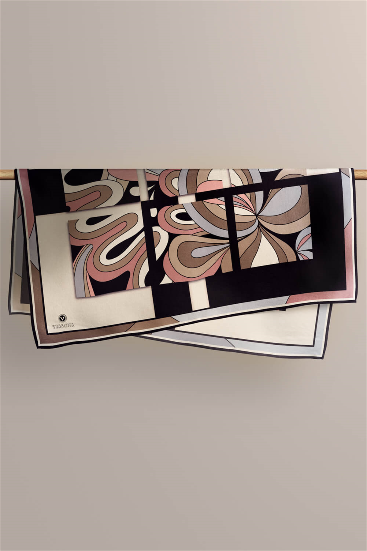 % 57 İPEK % 43 VİSKON Twill İpek Geometrik Desenli Gri - Pudra Renkli 90x90 Dikim Şekli : El Dikişi Eşarp