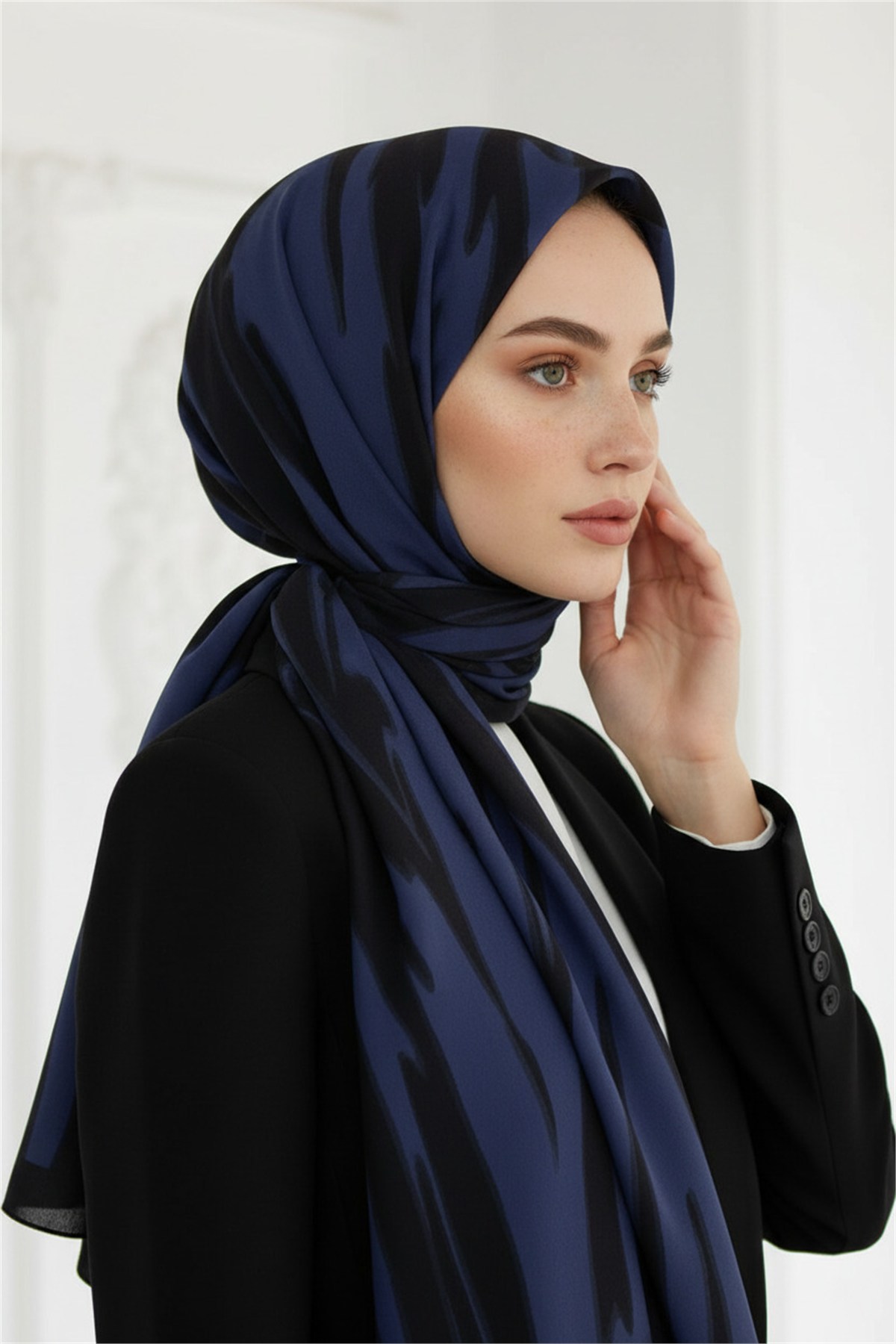 KREP GEOMETRİK DESENLİ İNDİGO RENKLİ 75X195 KIRIŞMAZ ŞAL