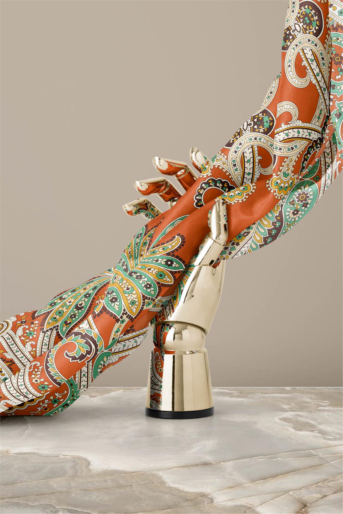 %100 Twill İpek Şal Desenli Taba Renkli 90x90 Eşarp Dikim Şekli : El Dikişi