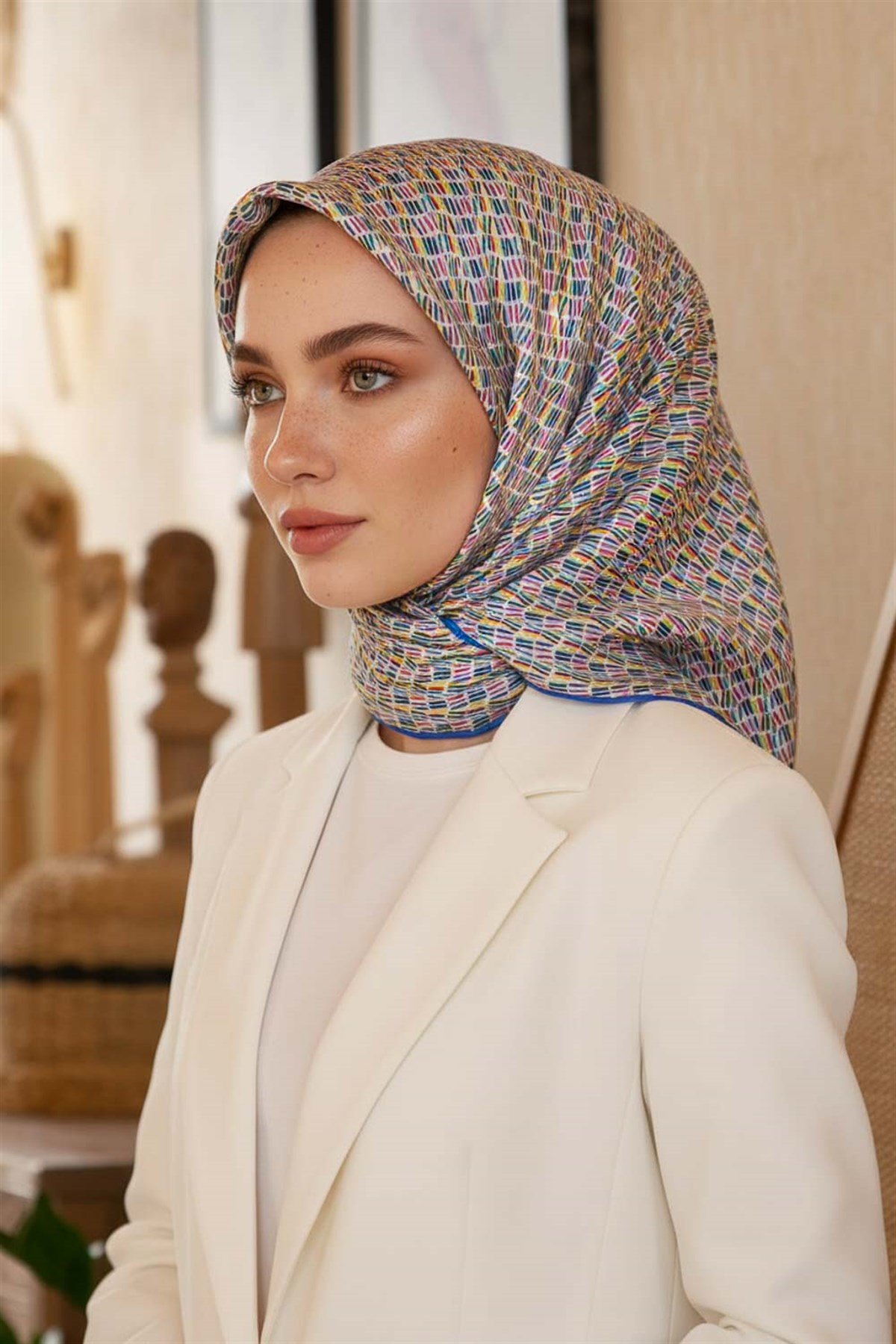 %100 Twill İpek Çizgi Desenli Saks Renkli 90x90 Eşarp Dikim Şekli : El Dikişi