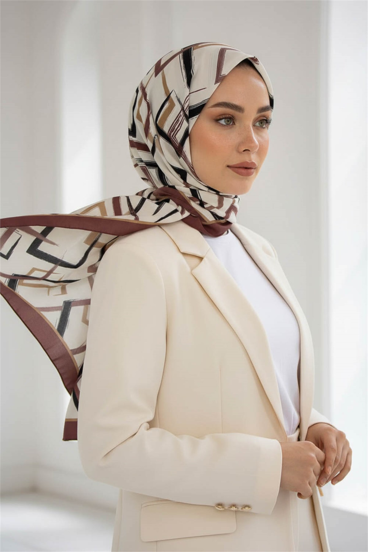 KREP GEOMETRİK DESENLİ GÜL KURUSU RENKLİ 75X195 KIRIŞMAZ ŞAL