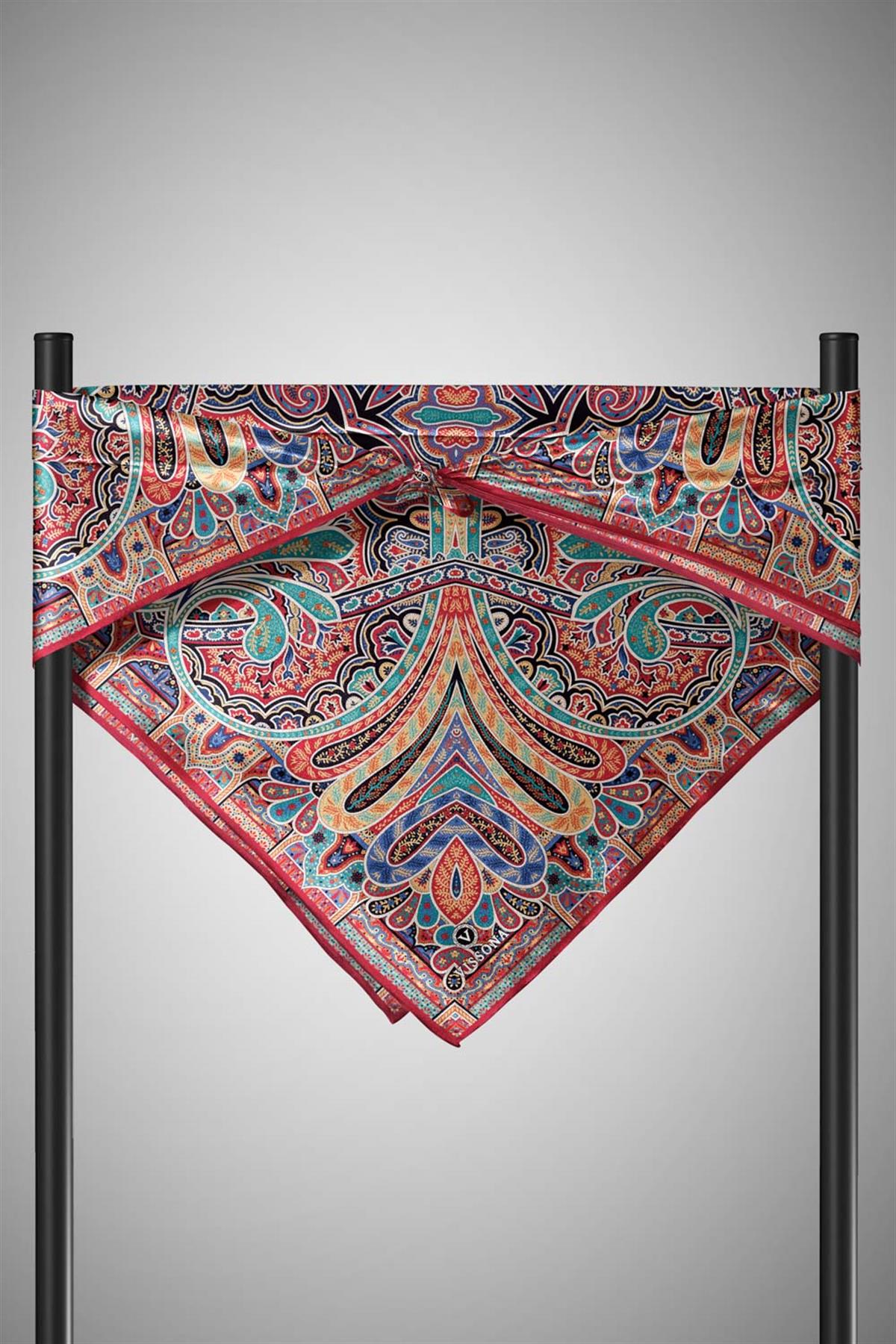 100% Twill İpek Etnik Desenli Bordo - Petrol Yeşili Renkli 90x90 Dikim Şekli : El Dikişi Eşarp