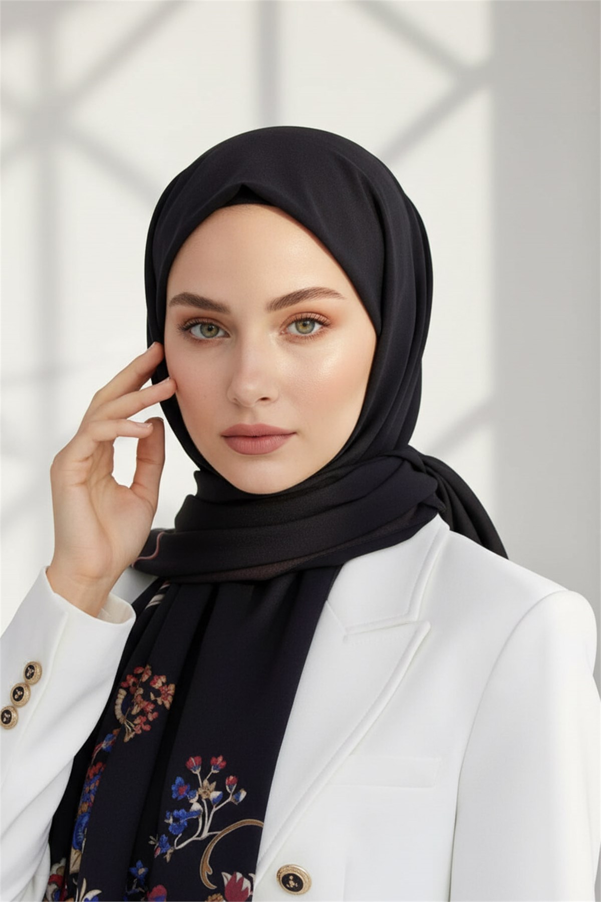 KREP NAKIŞ ÇİÇEK DESENLİ SİYAH RENKLİ 75X195 KIRIŞMAZ ŞAL