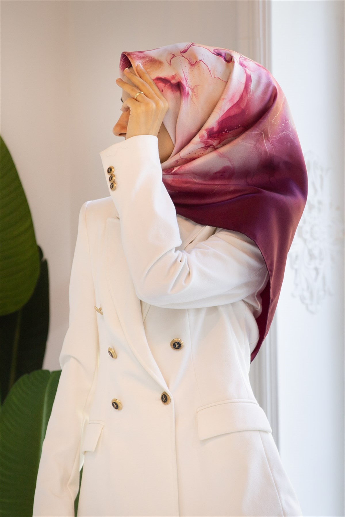 %100 Twill İpek Duman Desenli Bej - Bordo Renkli Renkli 90x90 Eşarp Dikim Şekli : El Dikişi