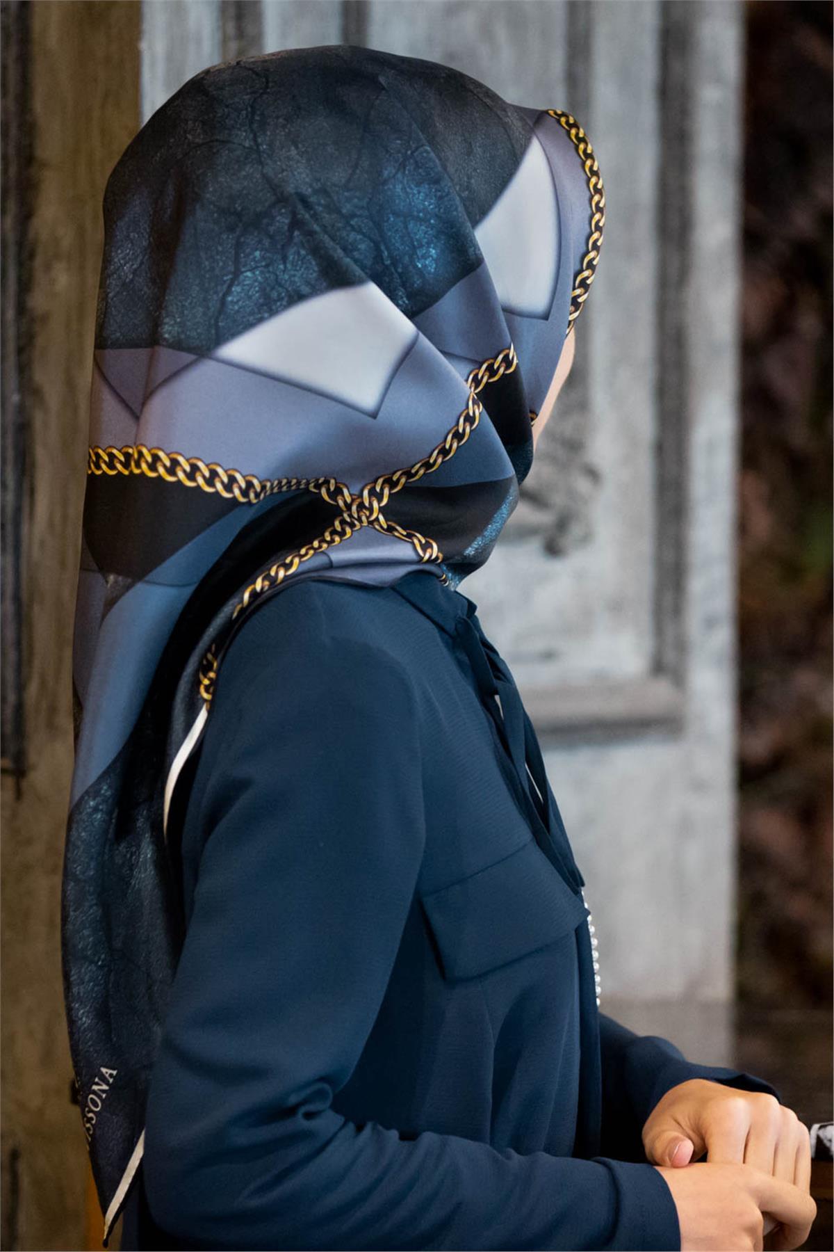 %100 Twill İpek Taş Efekti Desenli İndigo - Siyah Renkli 90x90 Eşarp Dikim Şekli : El Dikişi