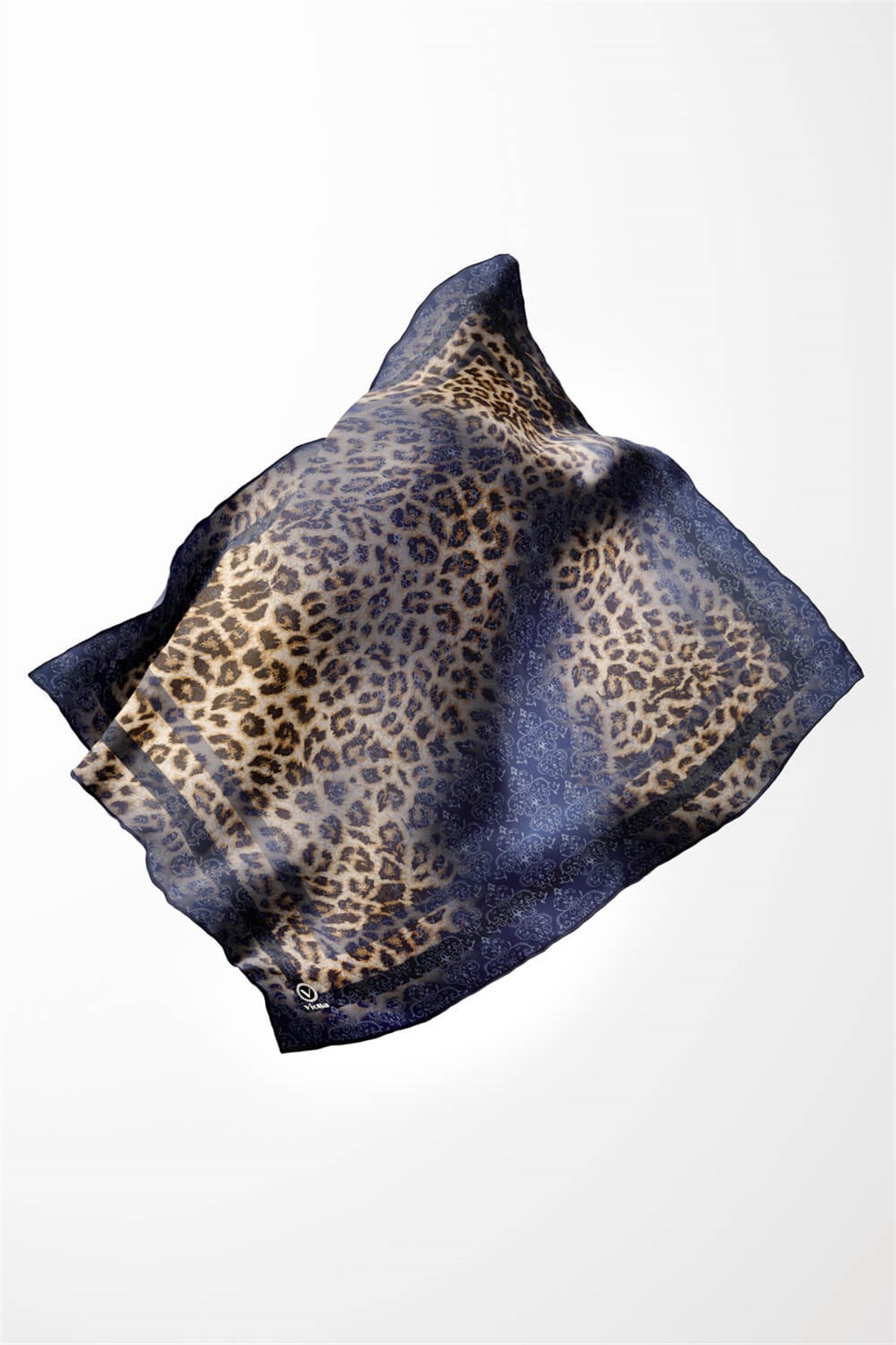 Kristal Leopar Desenli Lacivert Renkli 90x90 Eşarp (İpek İçermez) Kenar Dikiş Şekli El Dikişli