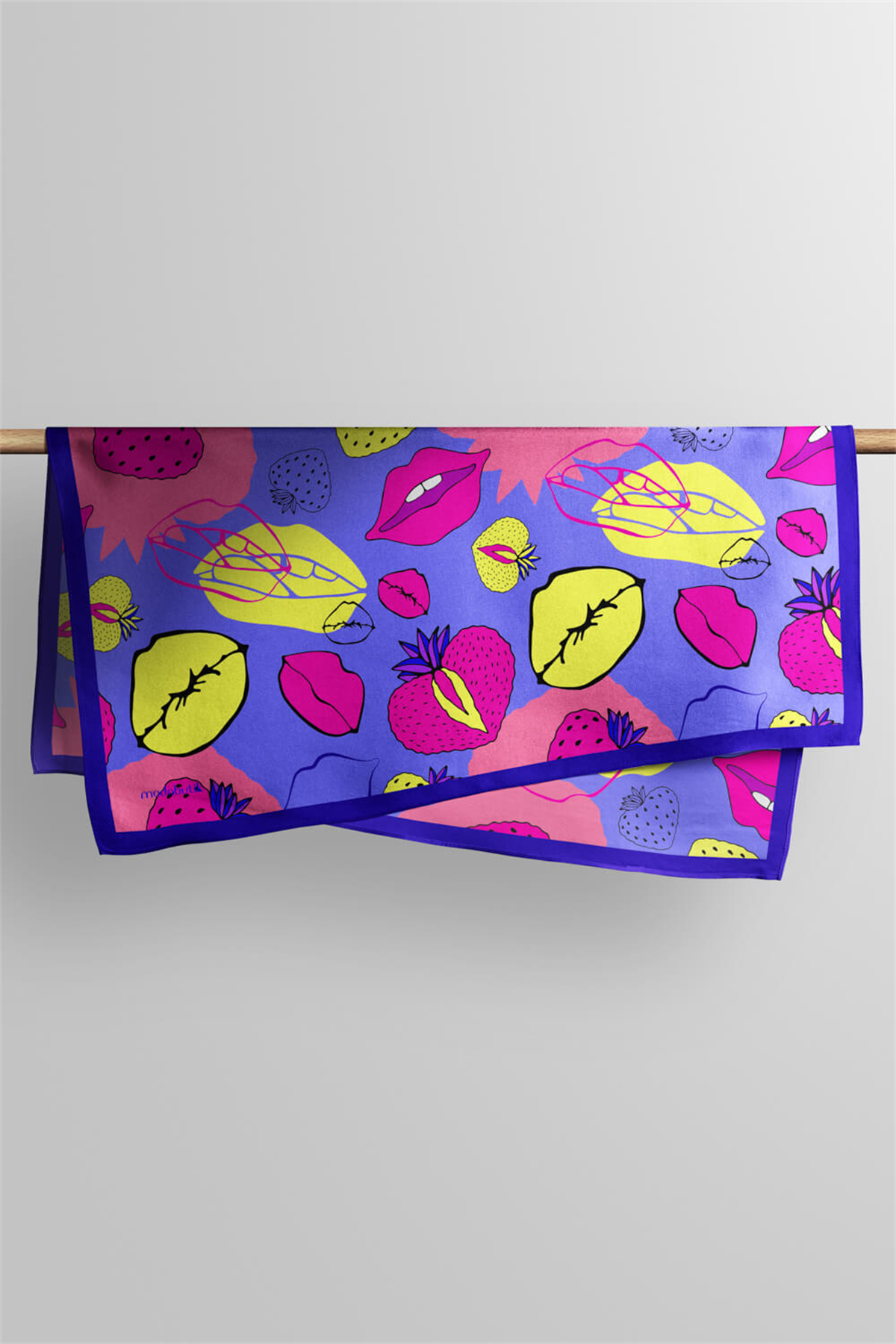 G102 Modabutik Çilek Desenli Bandana